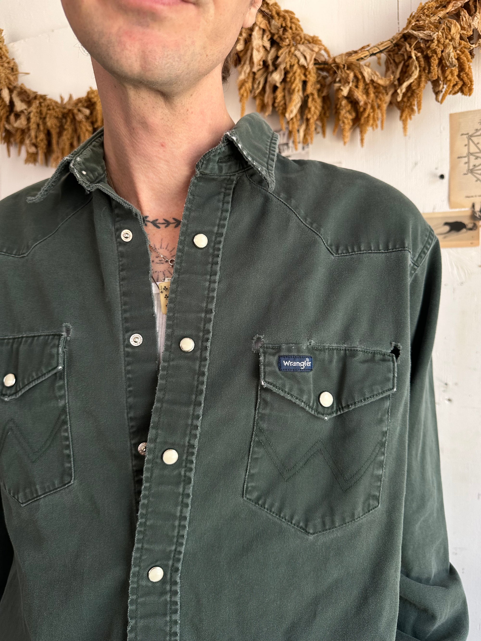 1990s Well Worn Wrangler Snap Button Western Shirt
