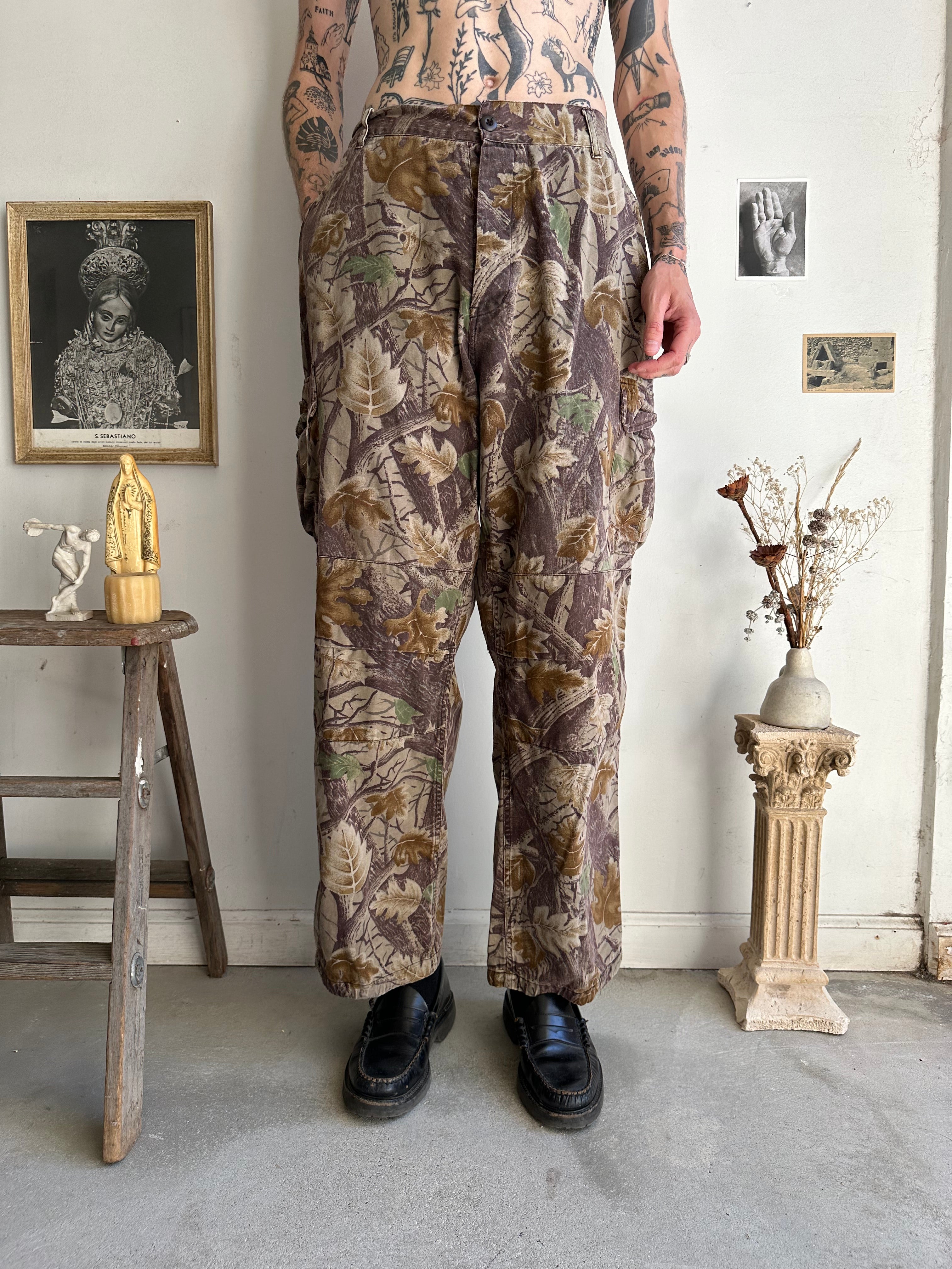 1990s/2000s Camo Cargo Pants (Adjustable 34 or 36 x 30)