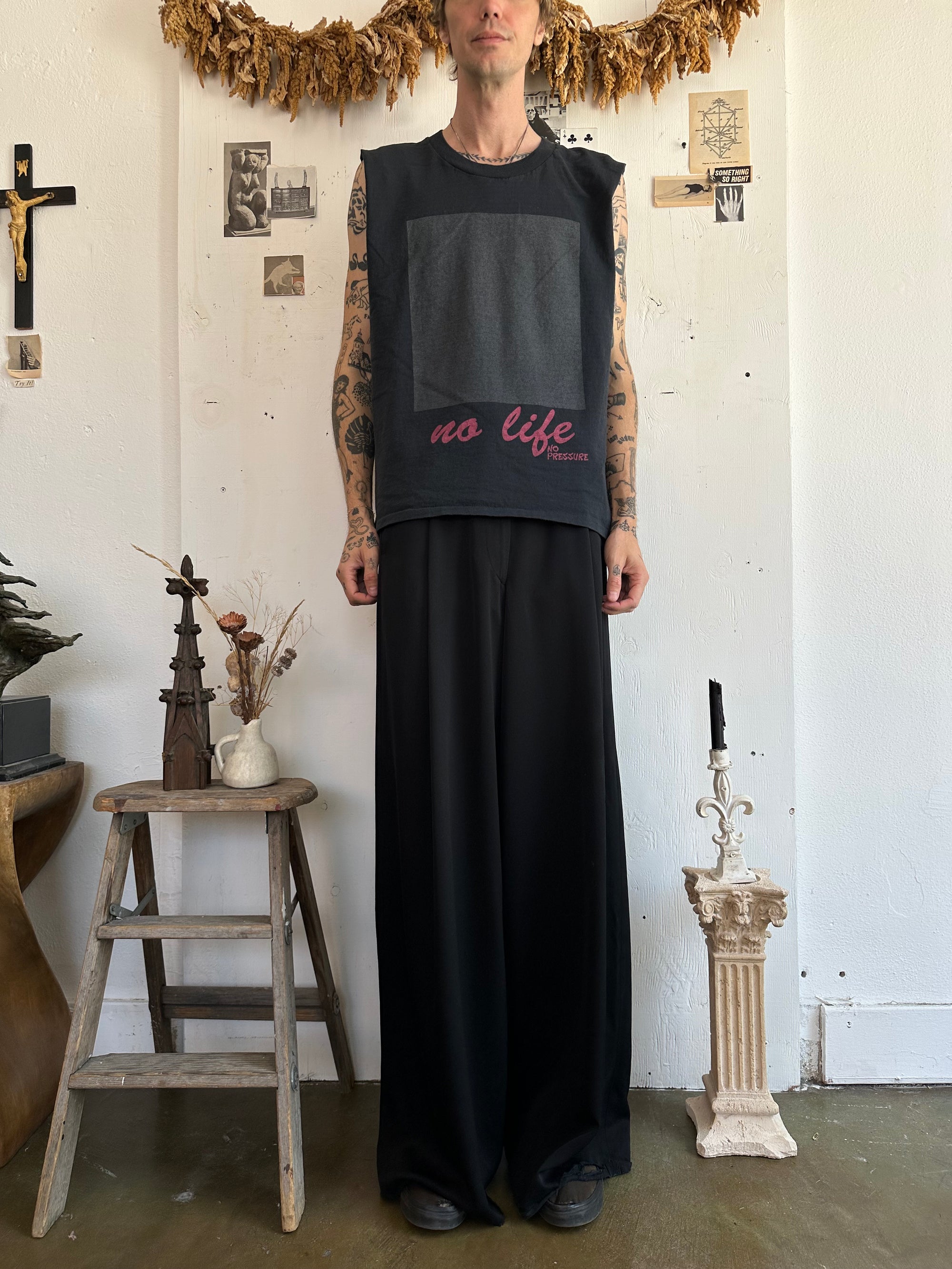 1990s No Life No Pressure Muscle Tee