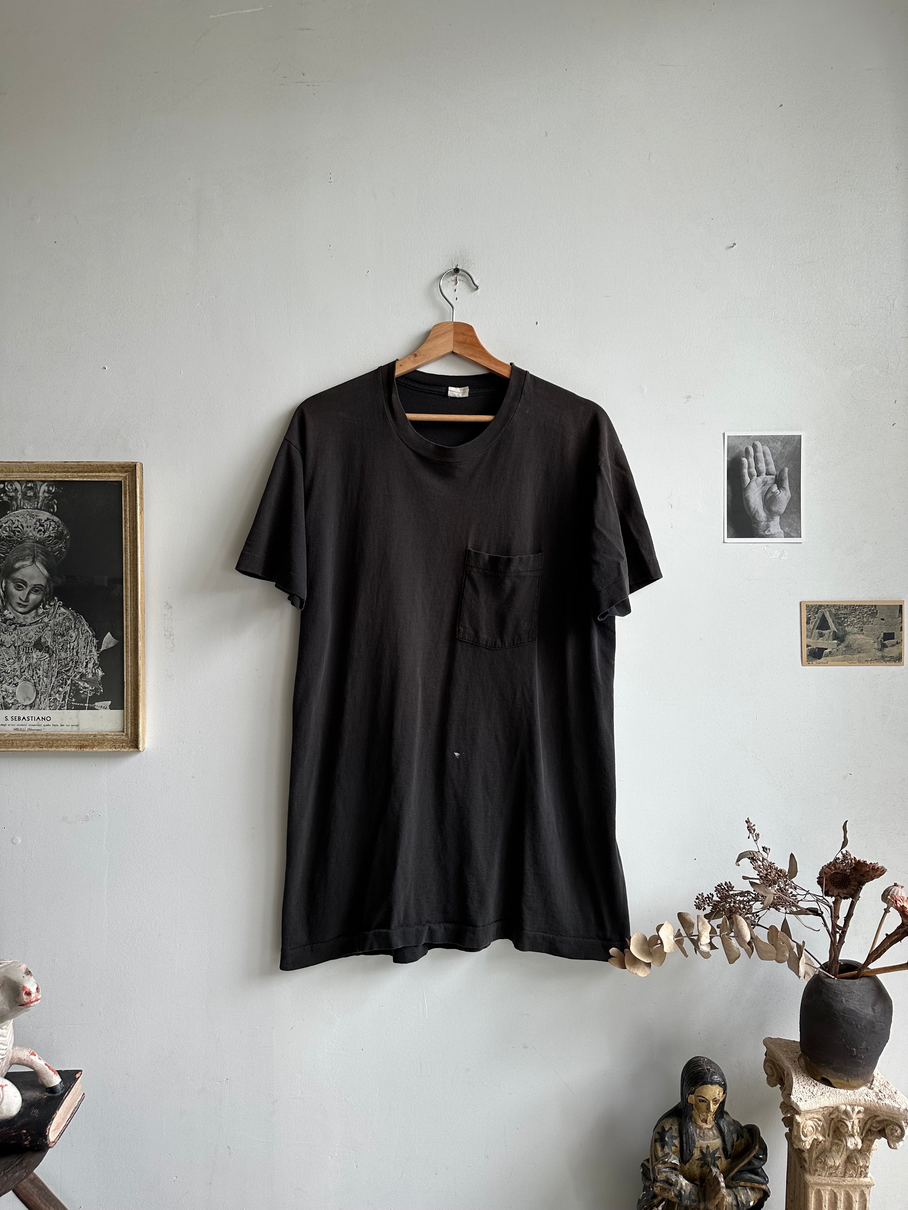 1990s Fruit of the Loom Pocket Tee (XL)