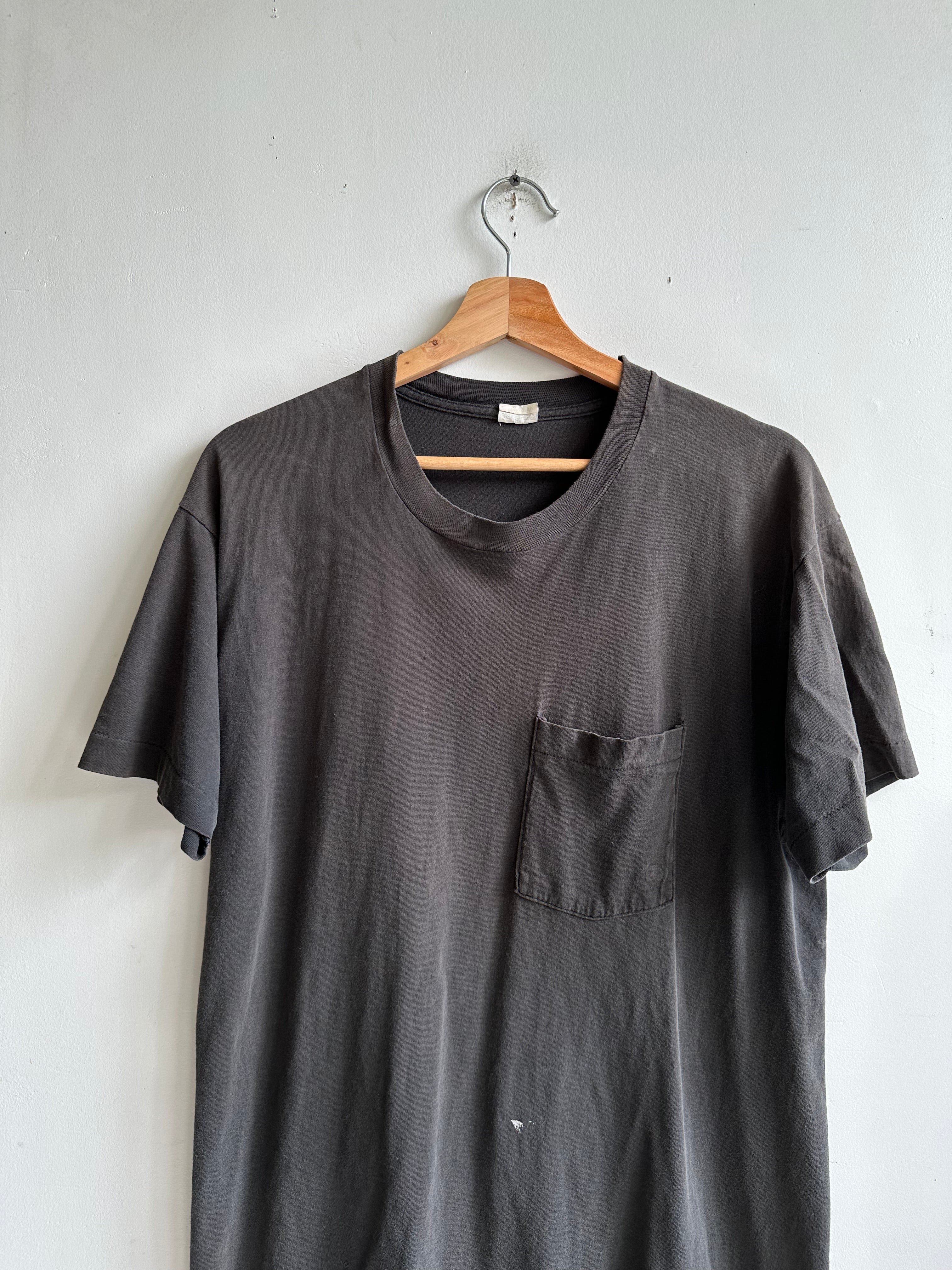 1990s Fruit of the Loom Pocket Tee (XL)