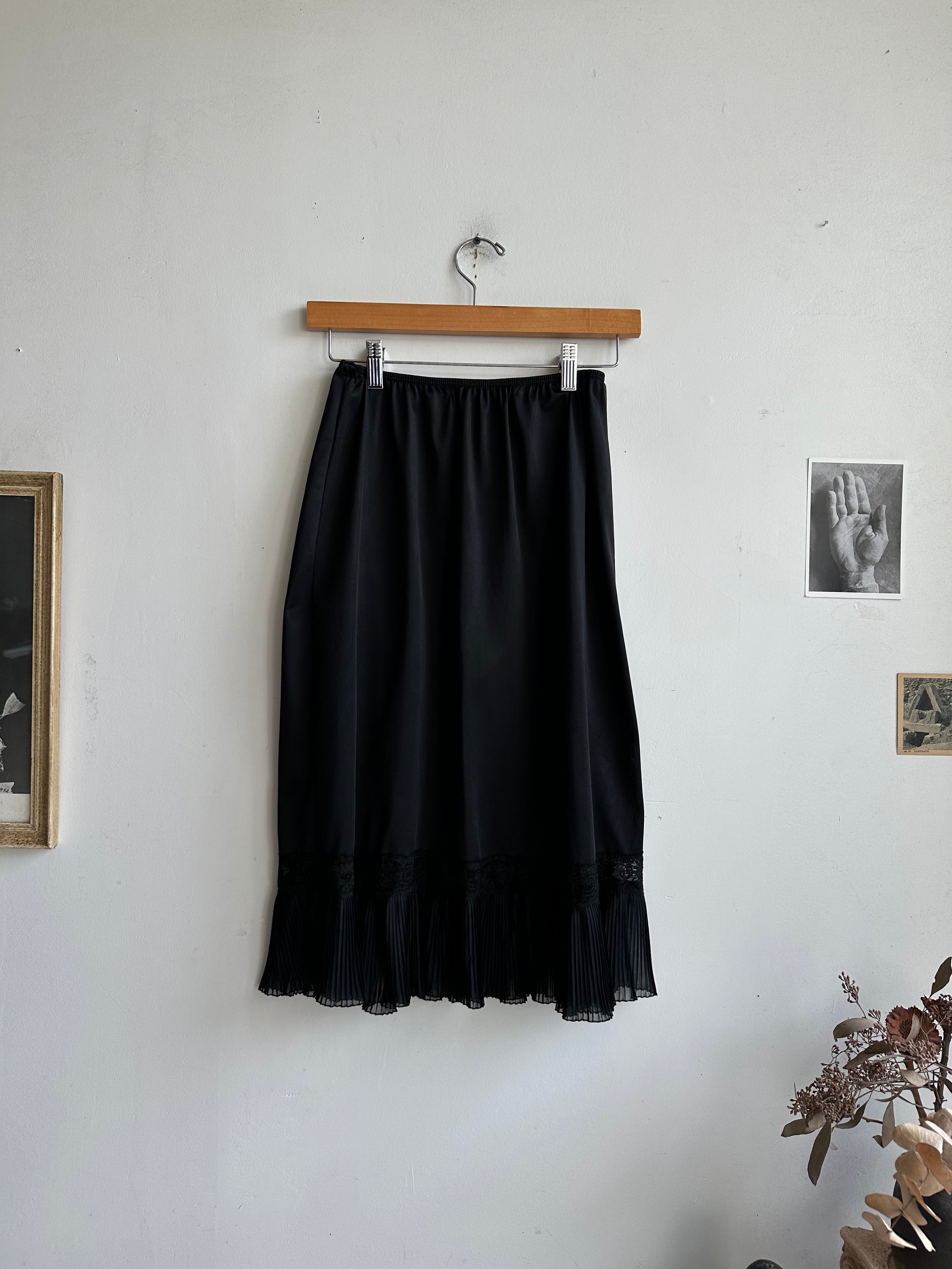 1970s Frilled Black Slip Skirt (S/M)