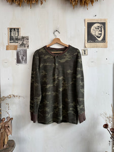 2000s Camo Thermal Longsleeve Henley (M/L)