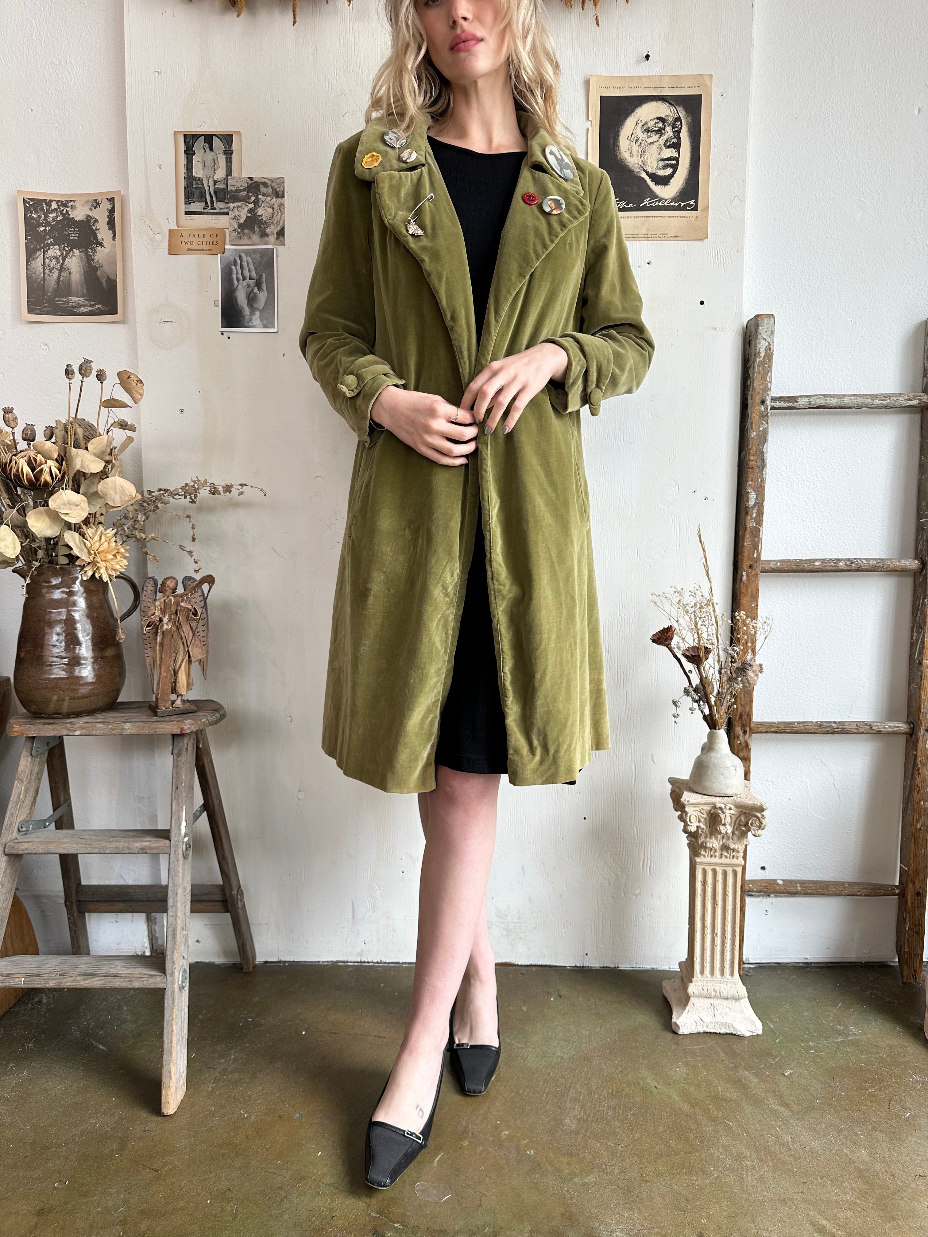 1970s Sun-Faded Velvet Green Trench-Coat with Pins