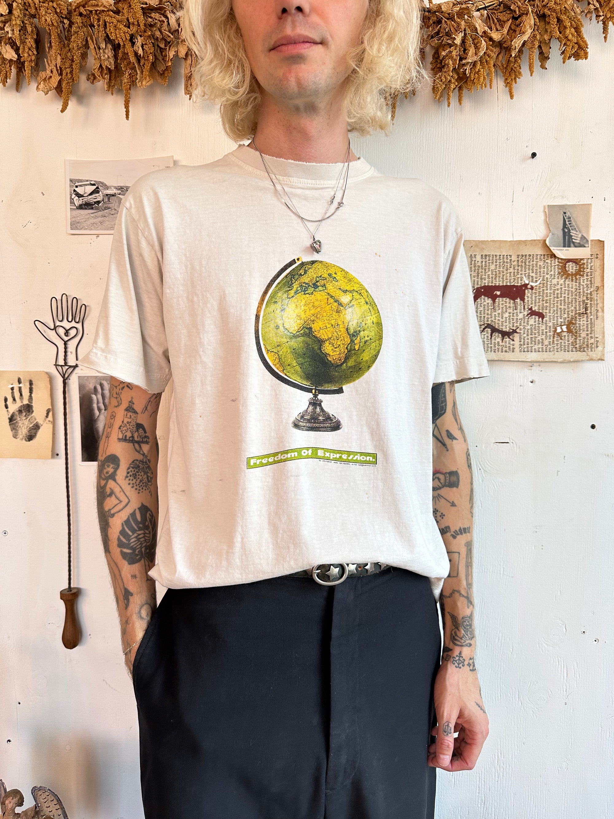 1990s Well-Worn Freedom of Expression Globe Tee