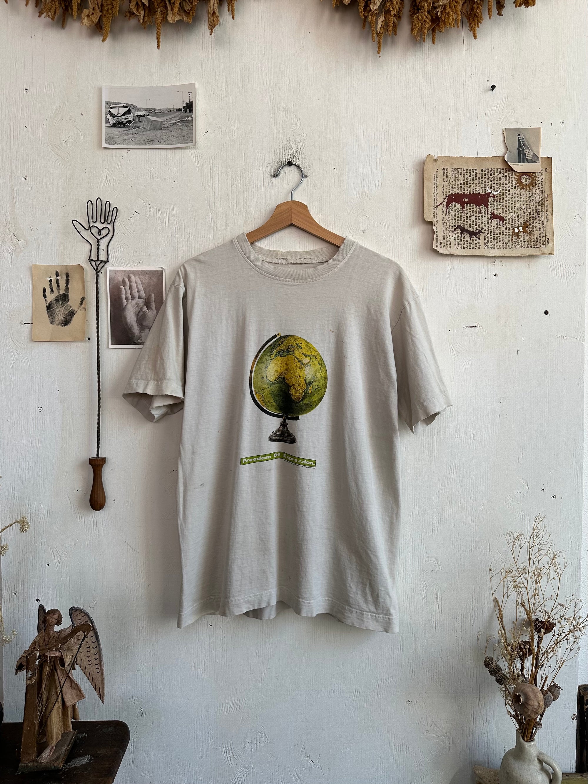 1990s Well-Worn Freedom of Expression Globe Tee