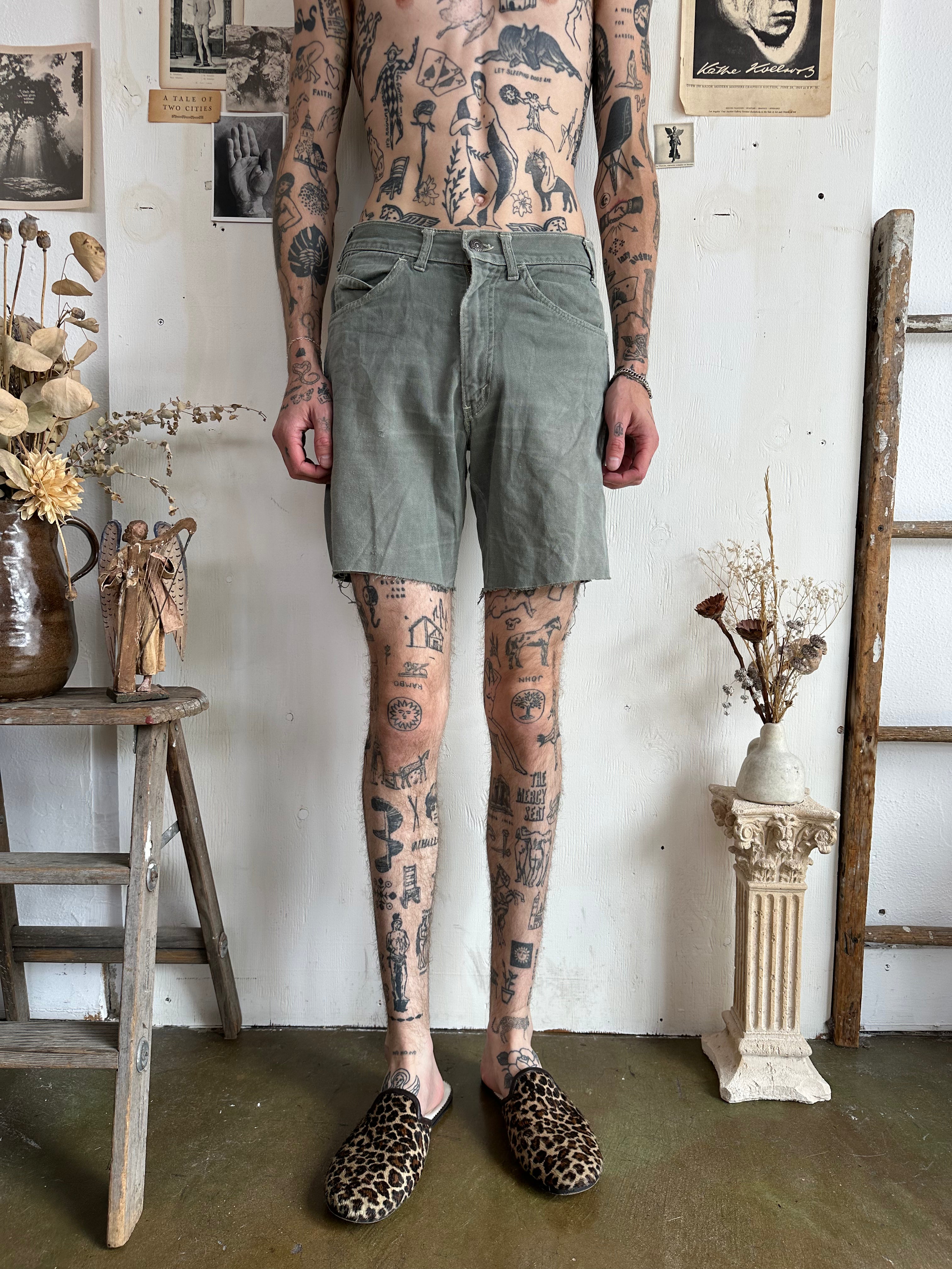 1970s Repaired Green Levis Shorts (29)