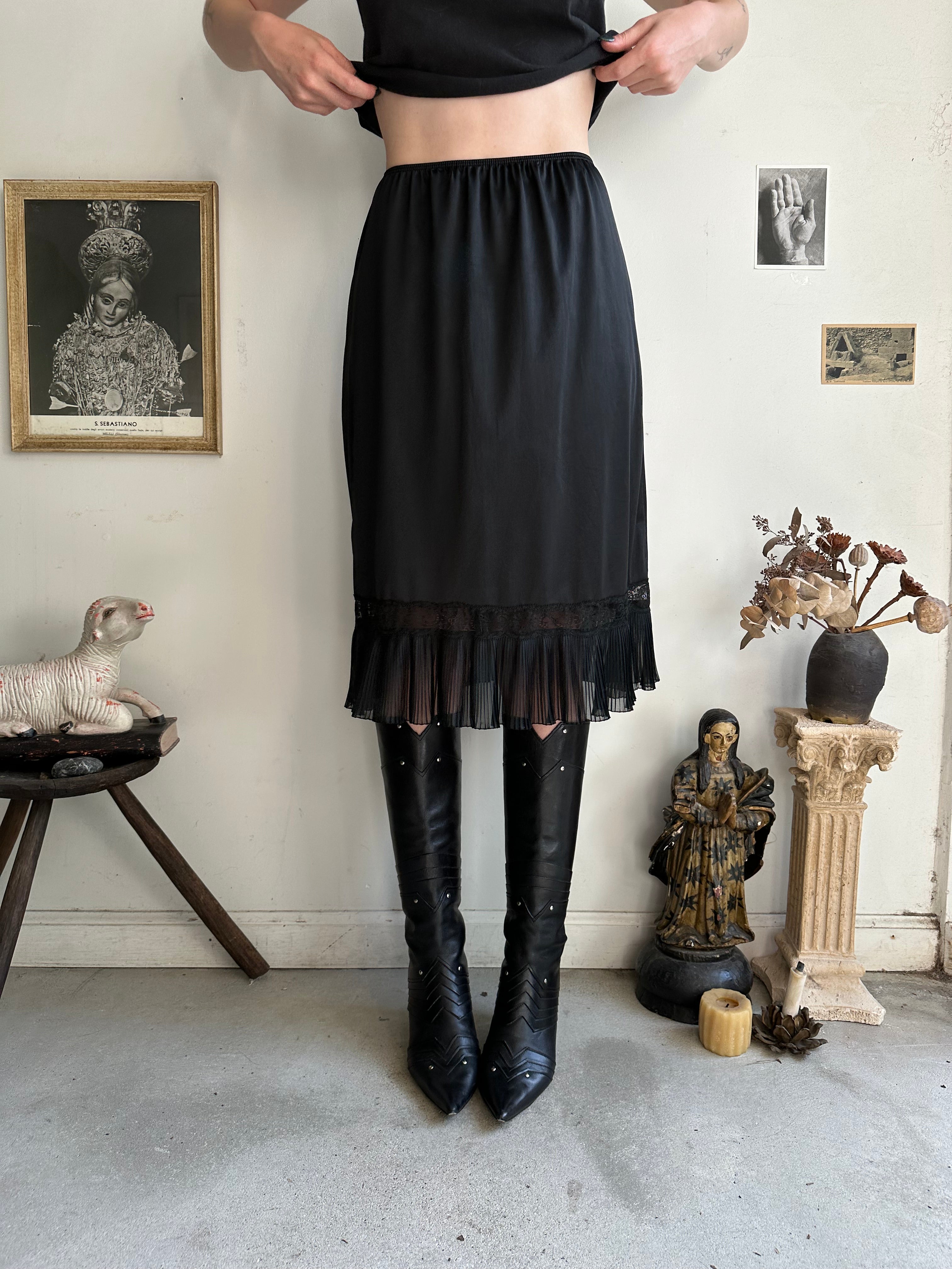 1970s Frilled Black Slip Skirt (S/M)