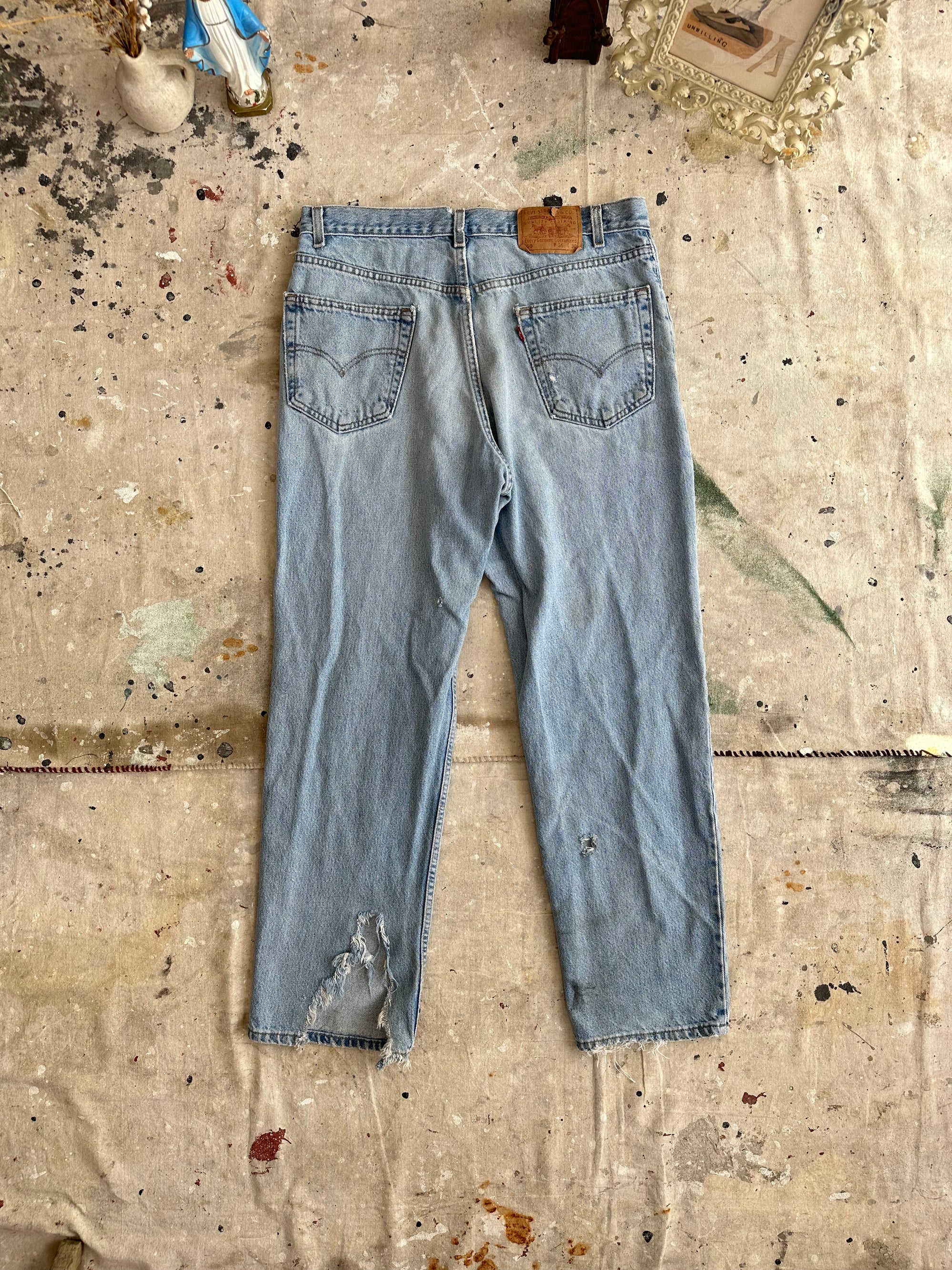 Well Worn Levi’s 550s