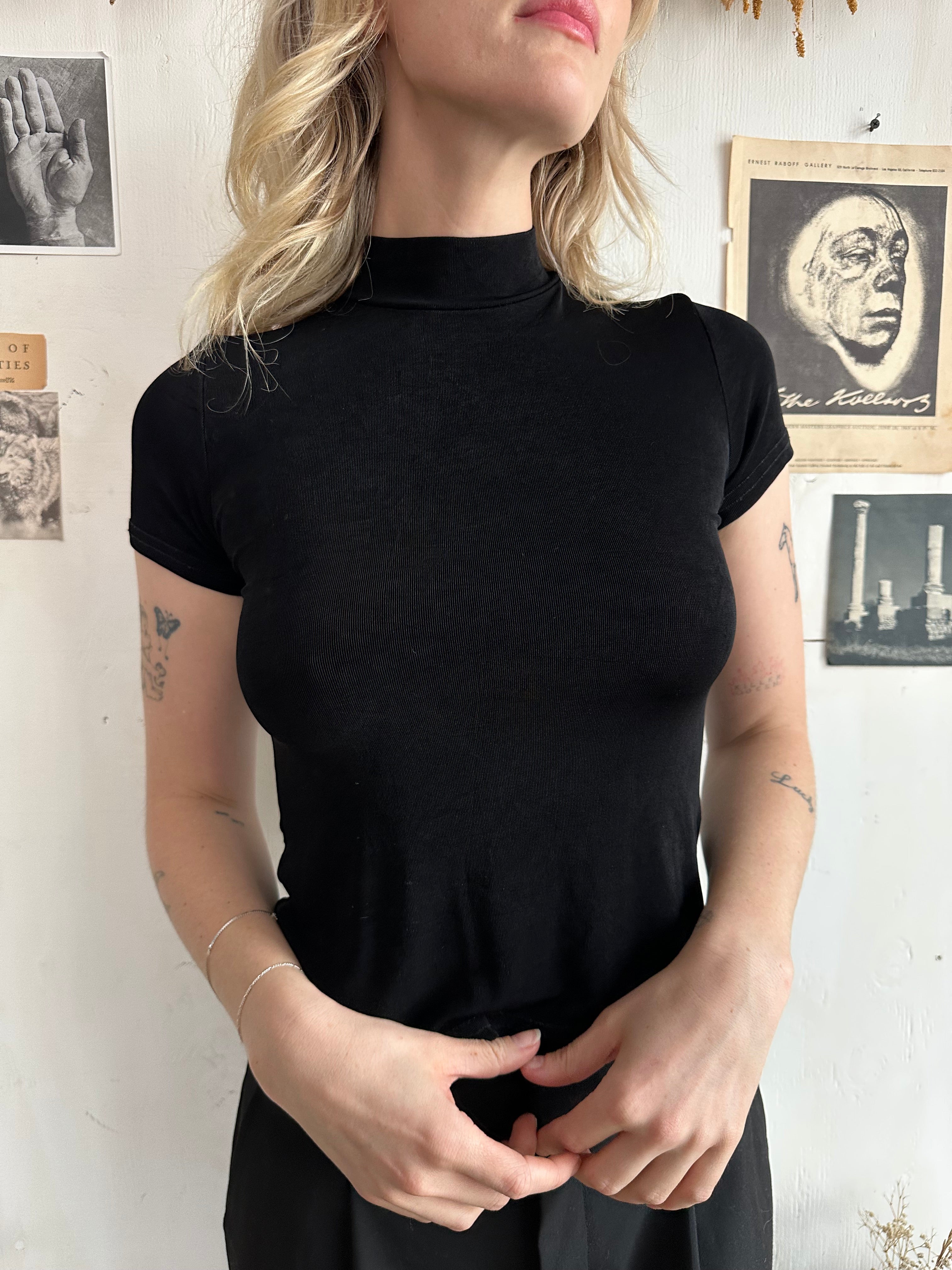 2000s Mock Neck Ribbed Tiny Tee (XS/S)