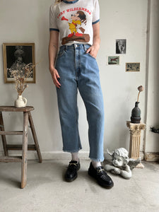 1980s Chopped Relaxed Levi’s Jeans (33 x 26)