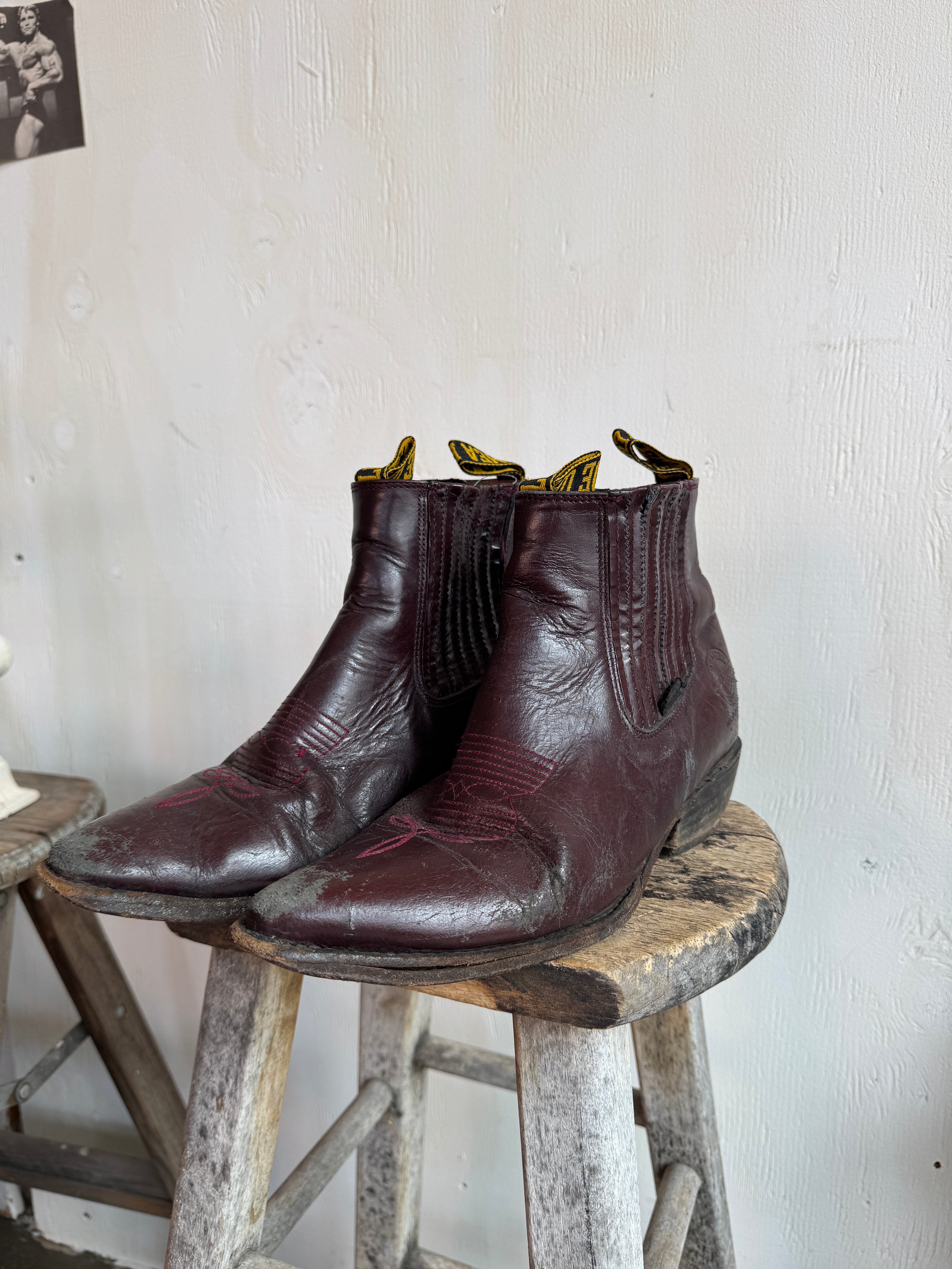 Vintage Thrashed Wine Cowboy Boots (9)