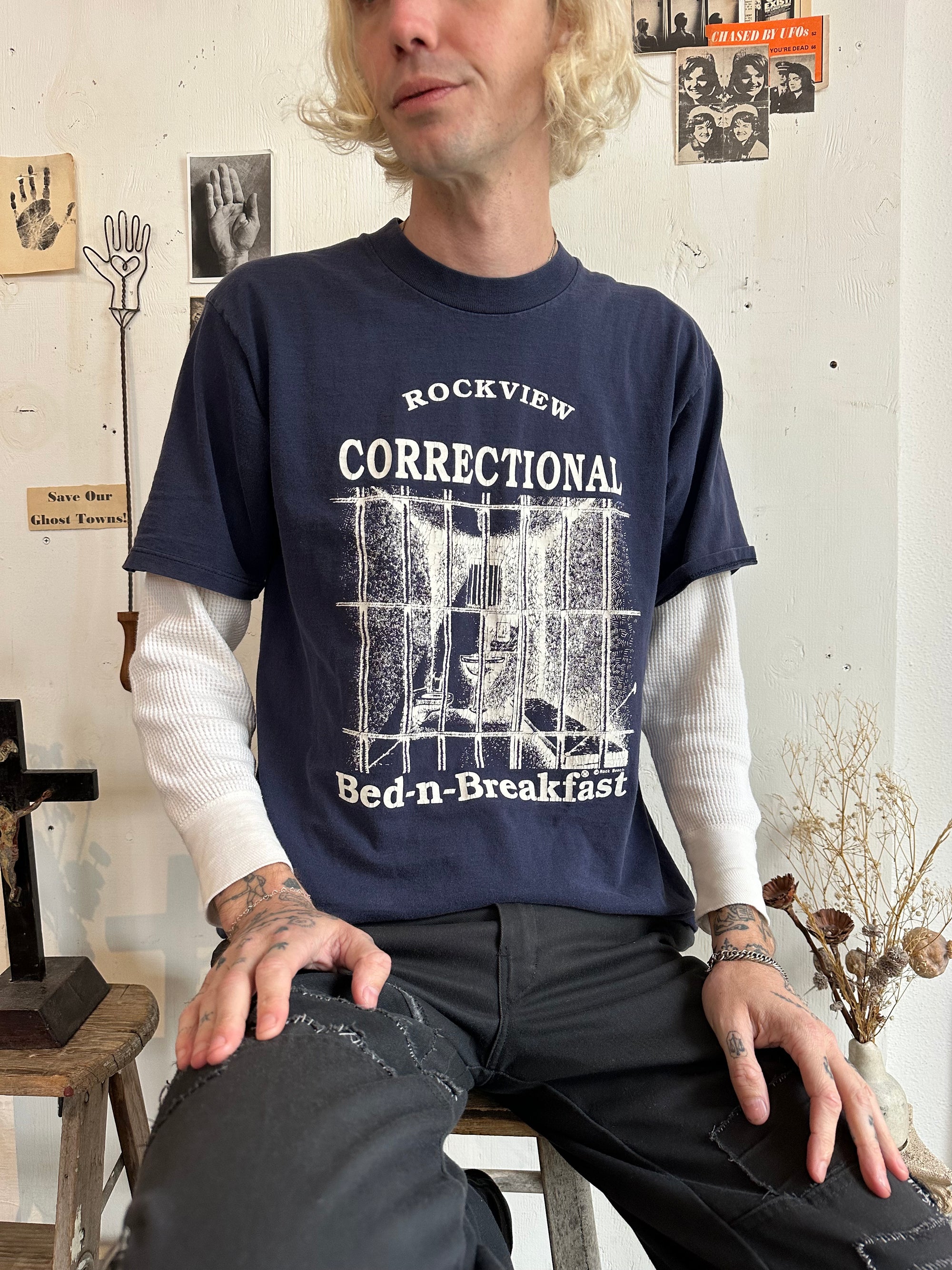 2000s Rock View Correctional BnB Tee