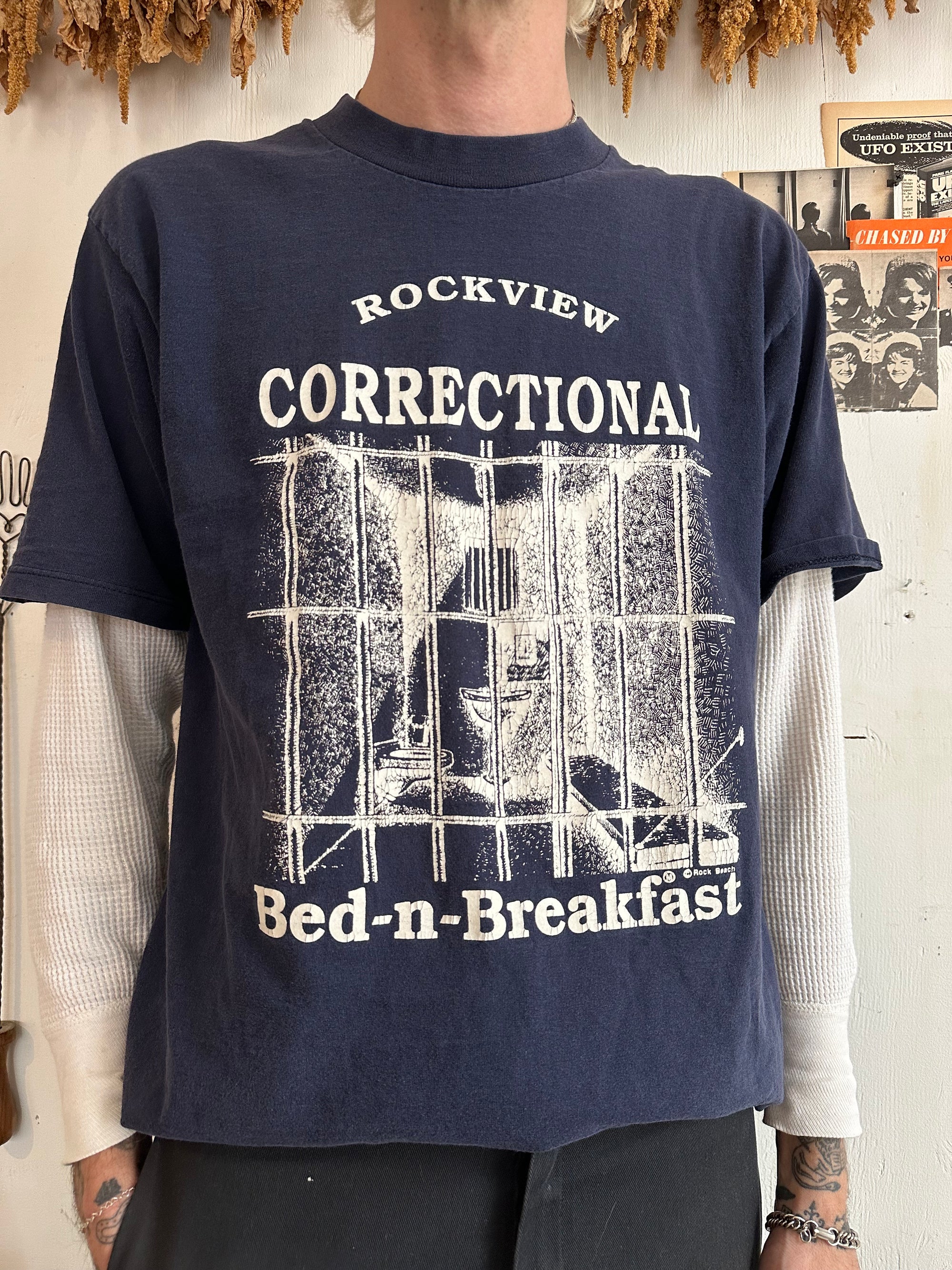2000s Rock View Correctional BnB Tee