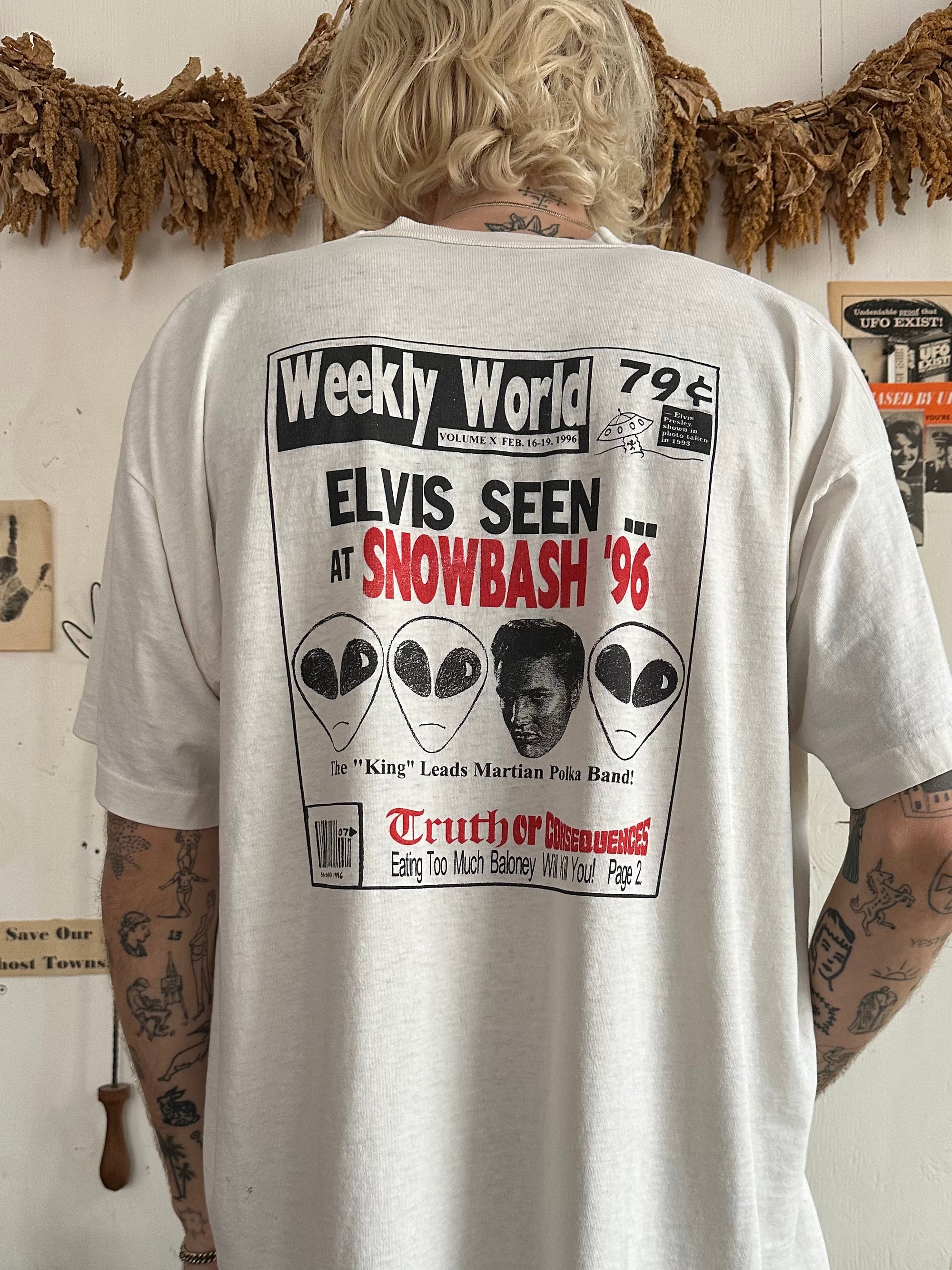 1996 Weekly World News Elvis Alien T-Shirt