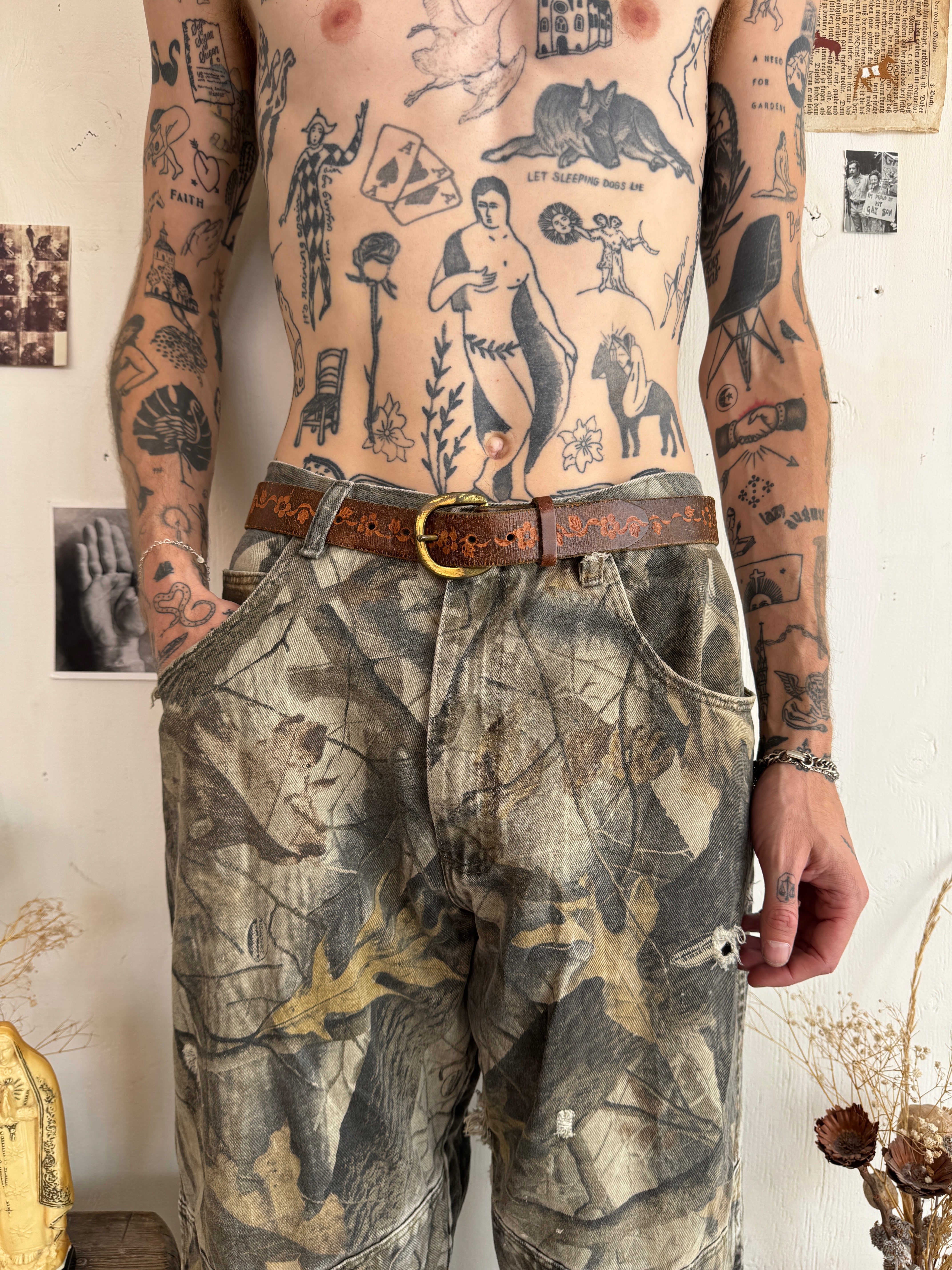 Vintage Floral Design Leather Belt (32" - 36")