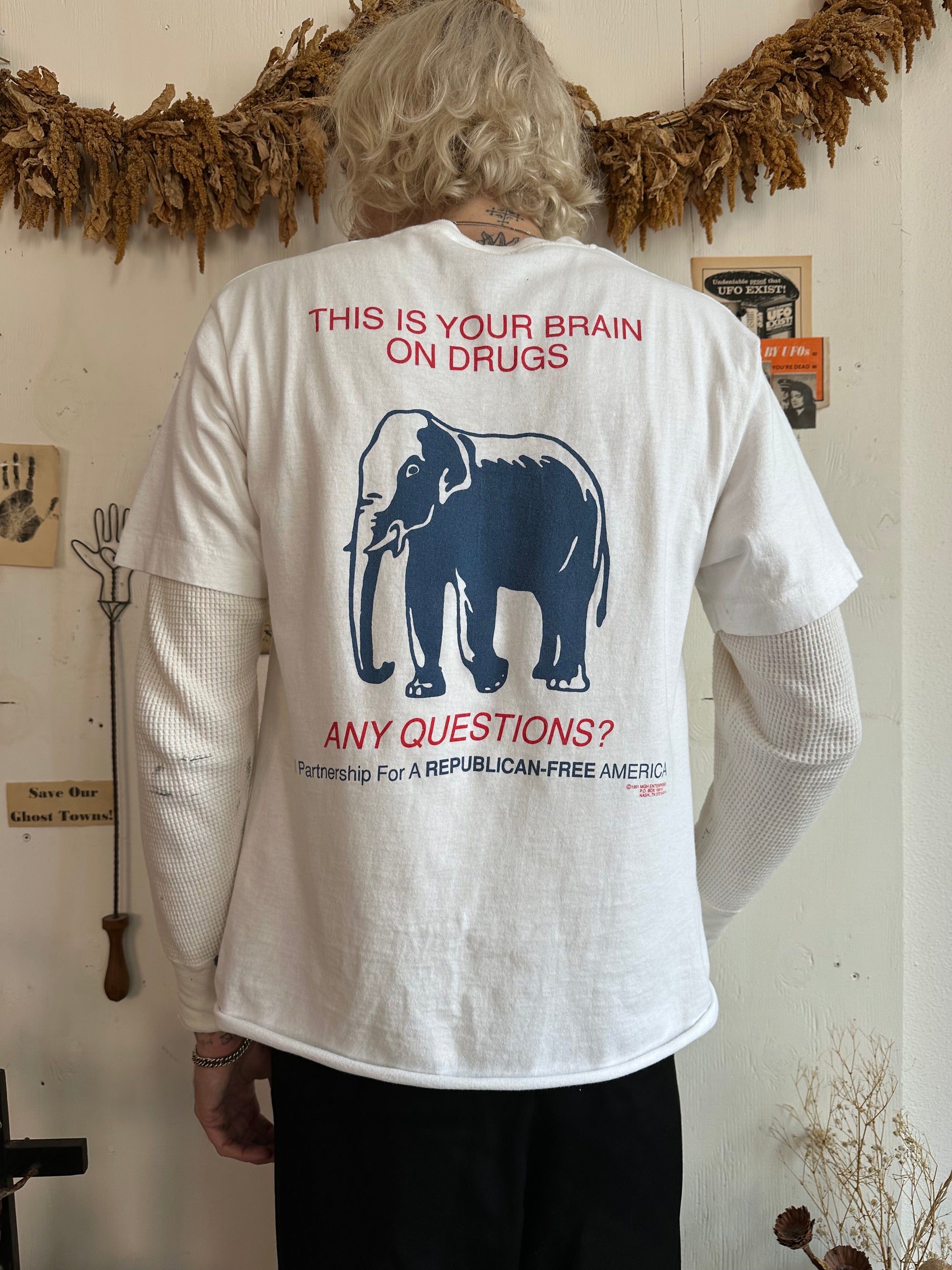 1990s This is Your Brain on Drugs T-Shirt