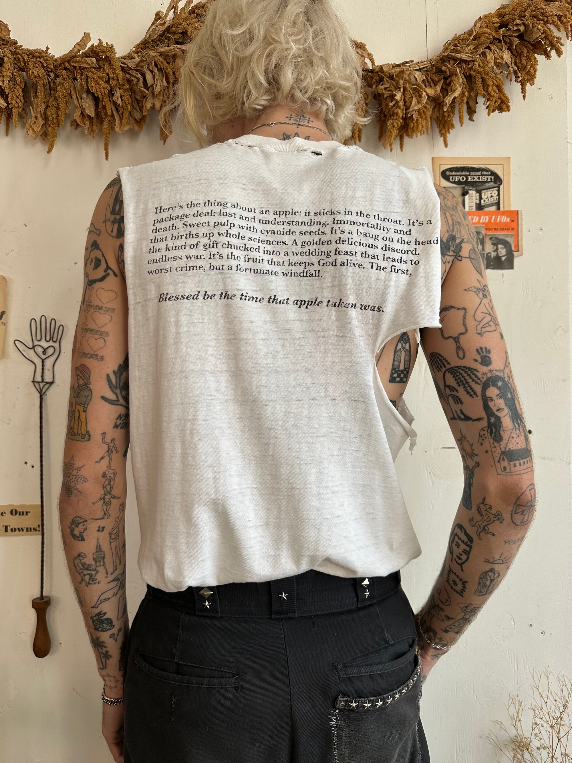 Thrashed Apple Muscle Tee 2