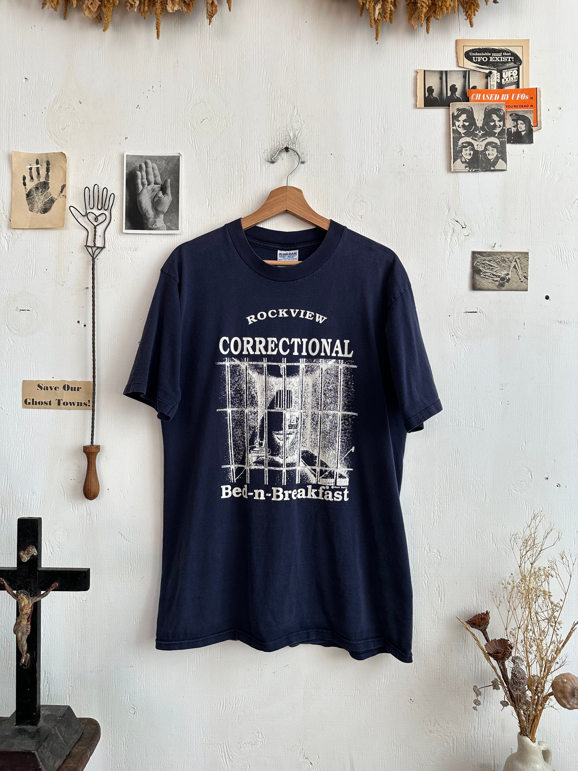 2000s Rock View Correctional BnB Tee