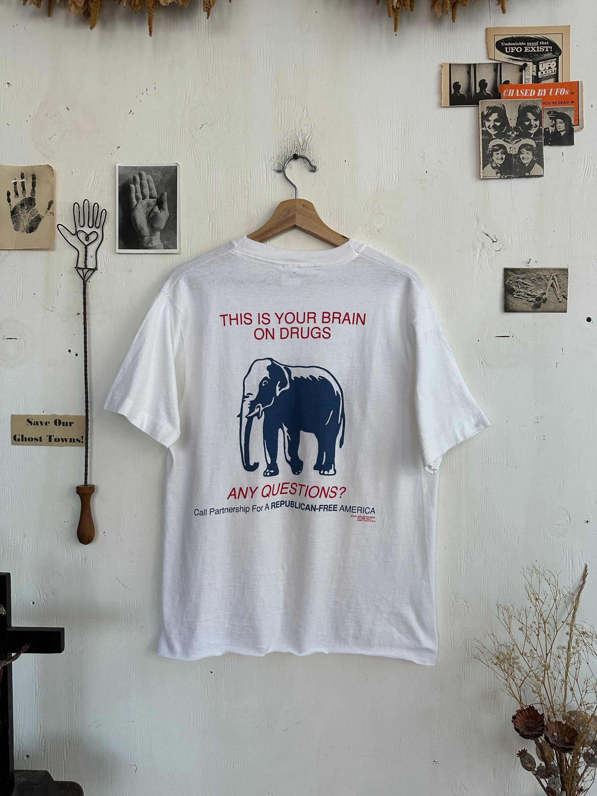1990s This is Your Brain on Drugs T-Shirt