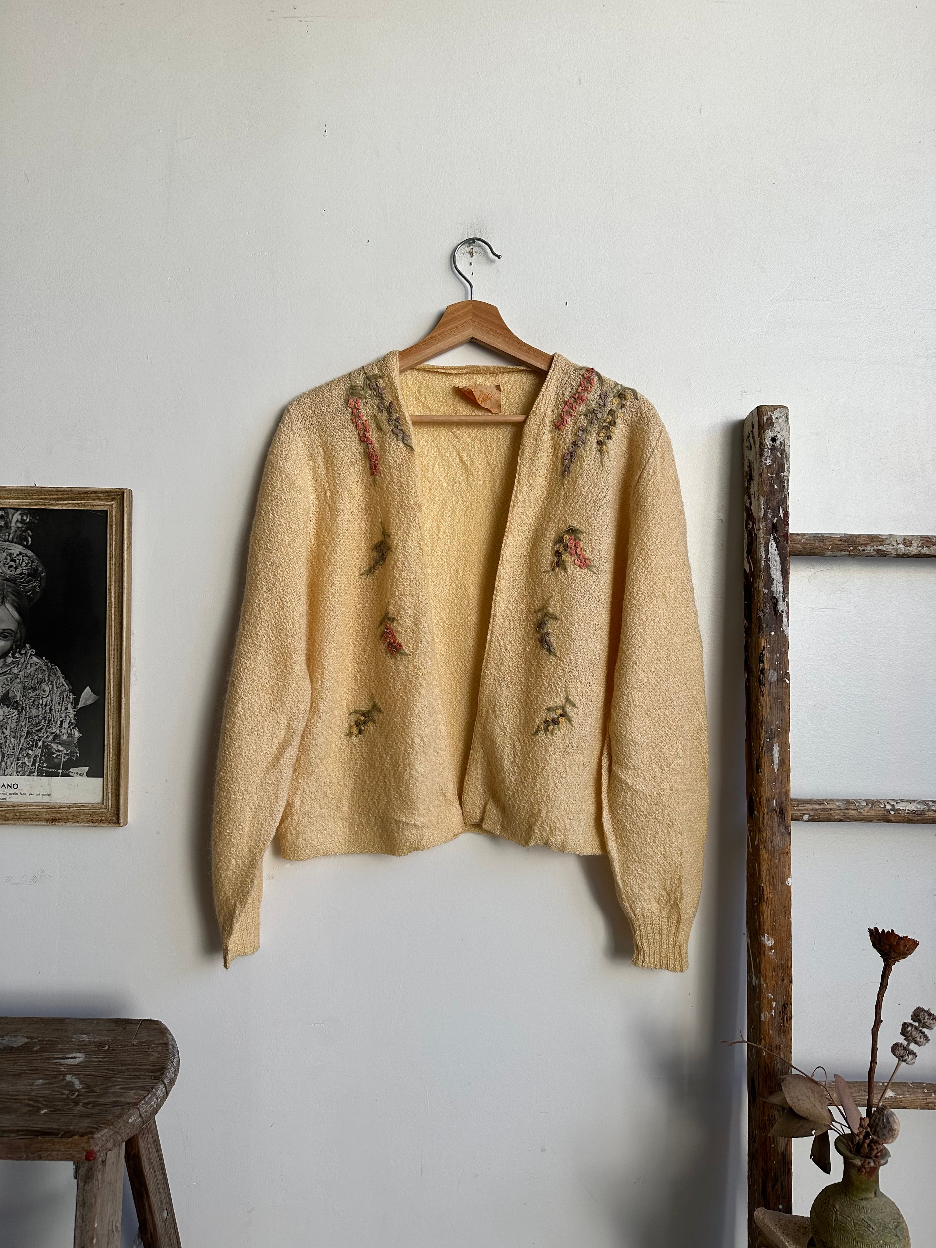 1960s Handmade Flower Embroidered Cardigan (S/M)