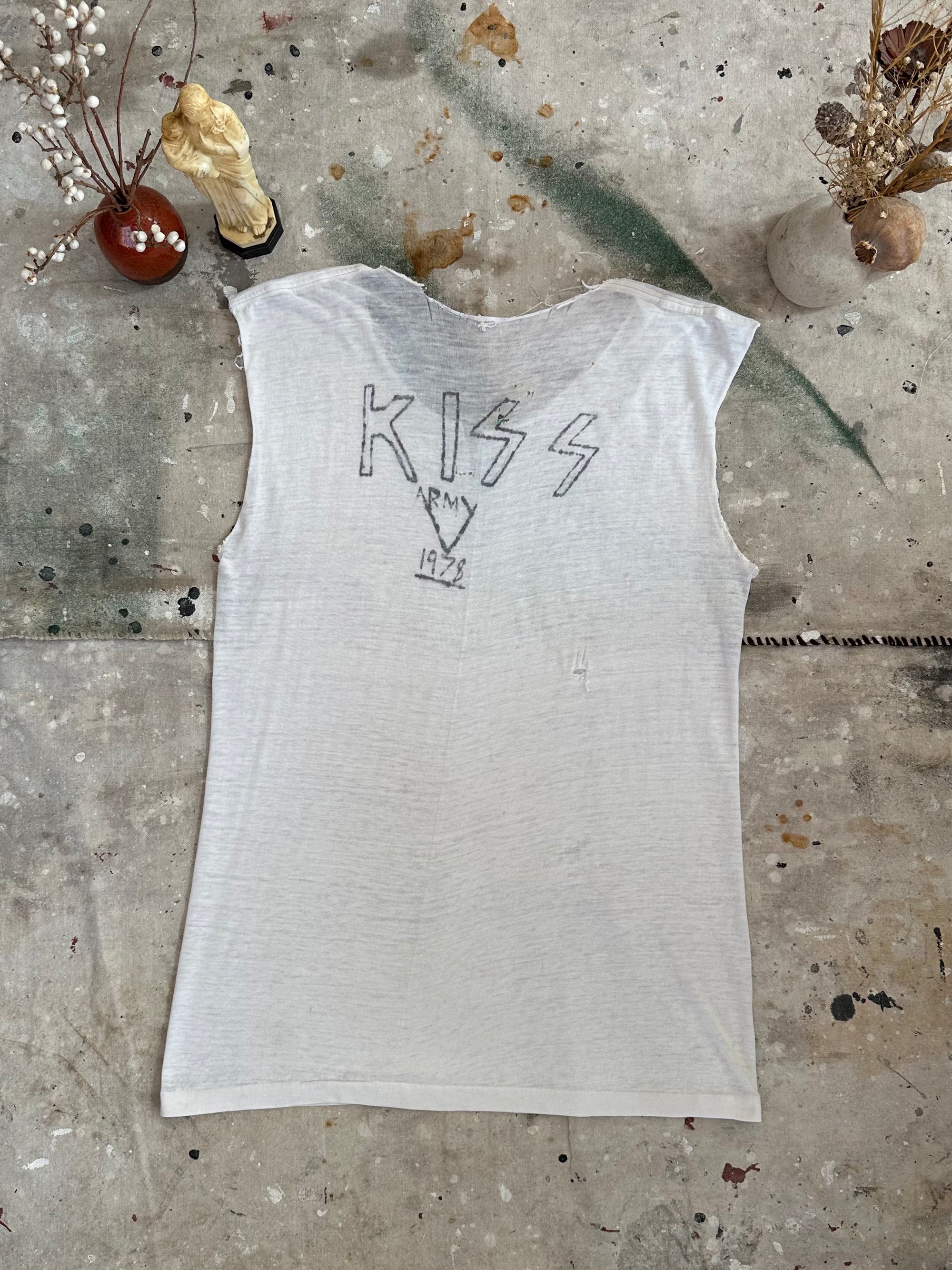1978 Paper Thin And Drawn Kiss Army Tank