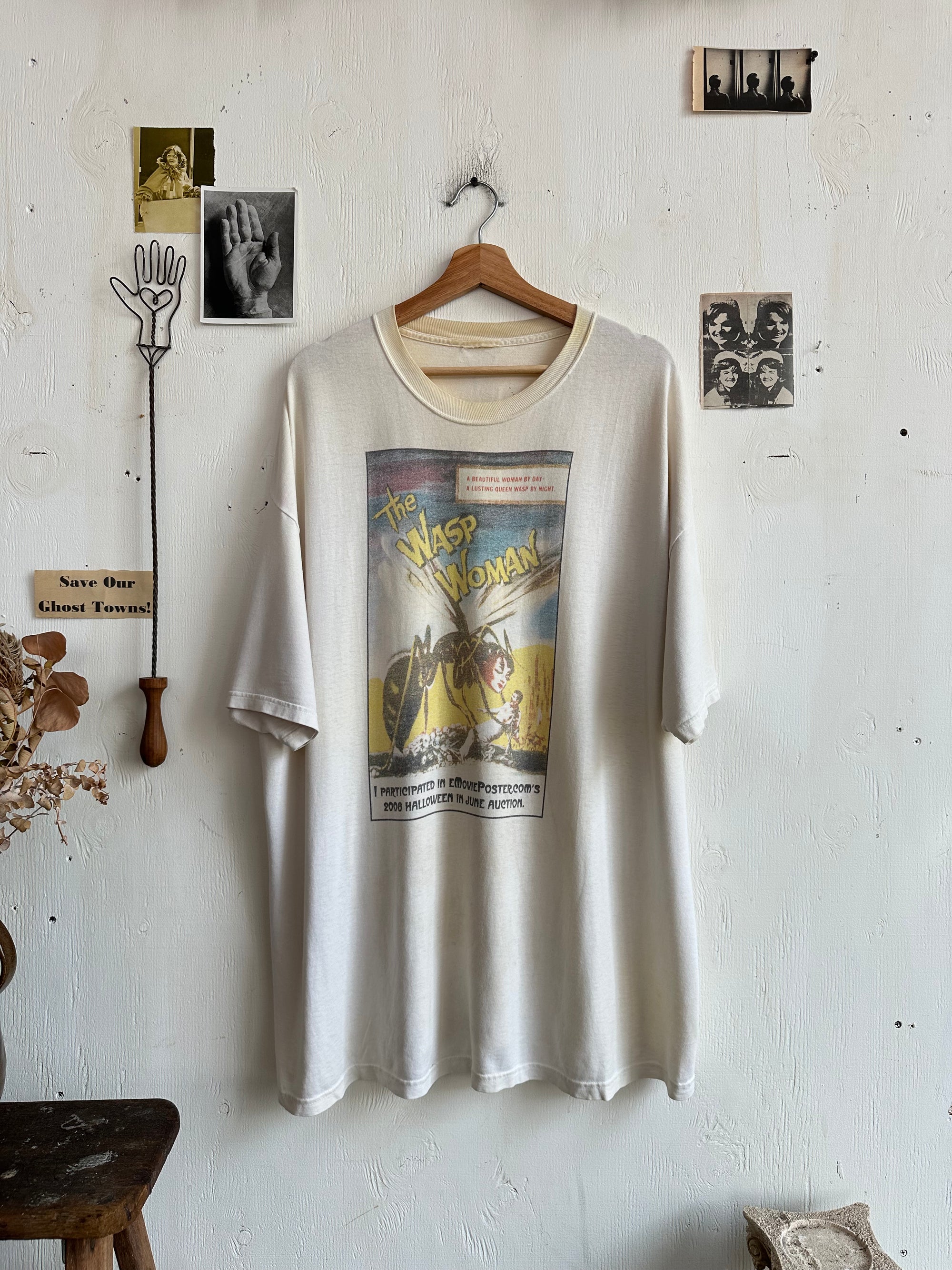 2000s The Wasp Woman Oversized T-Shirt