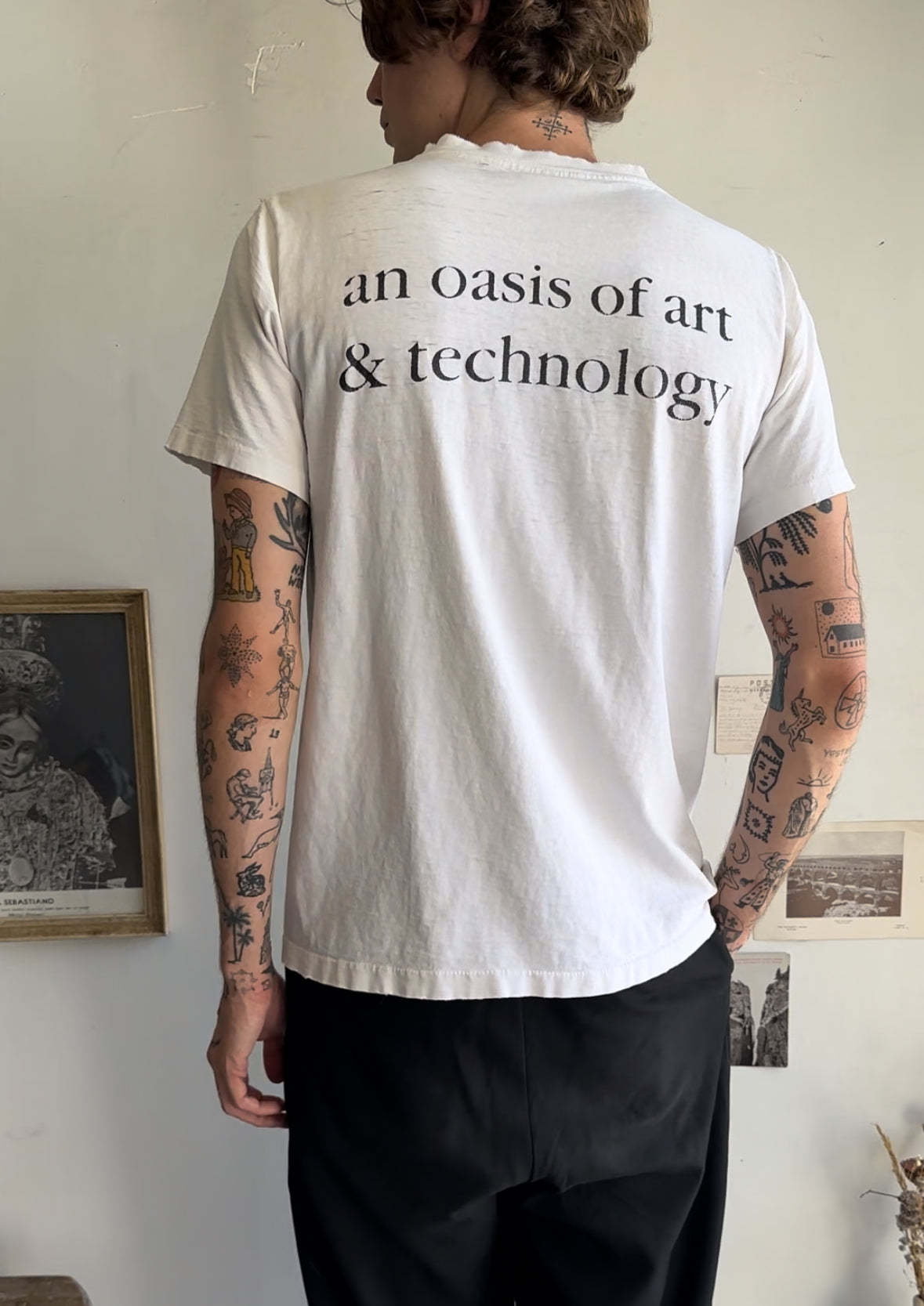 1990s Well-Worn Platinum Island Tee (M/L)