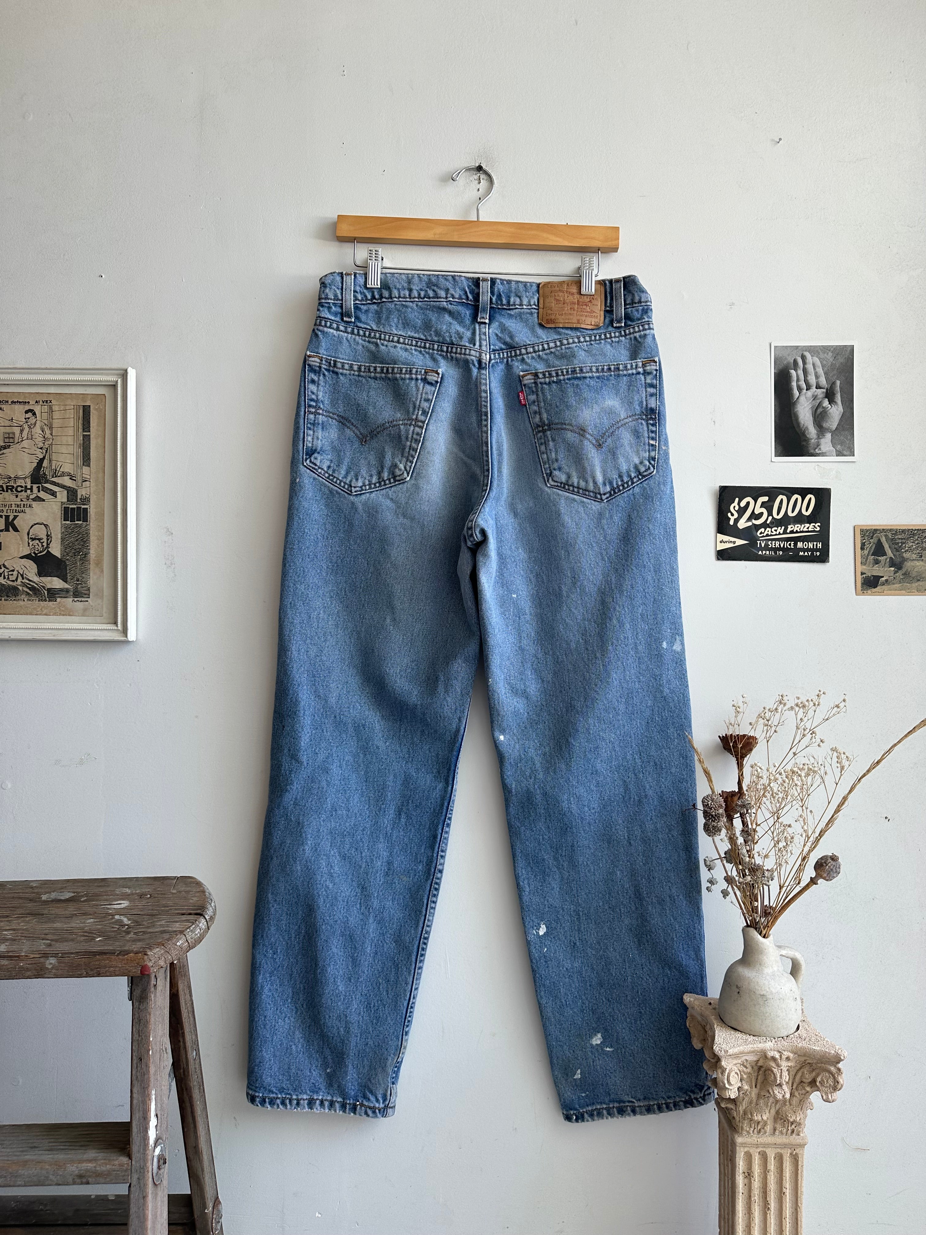 1990s Relaxed Fit Levi’s 550s (33/31)