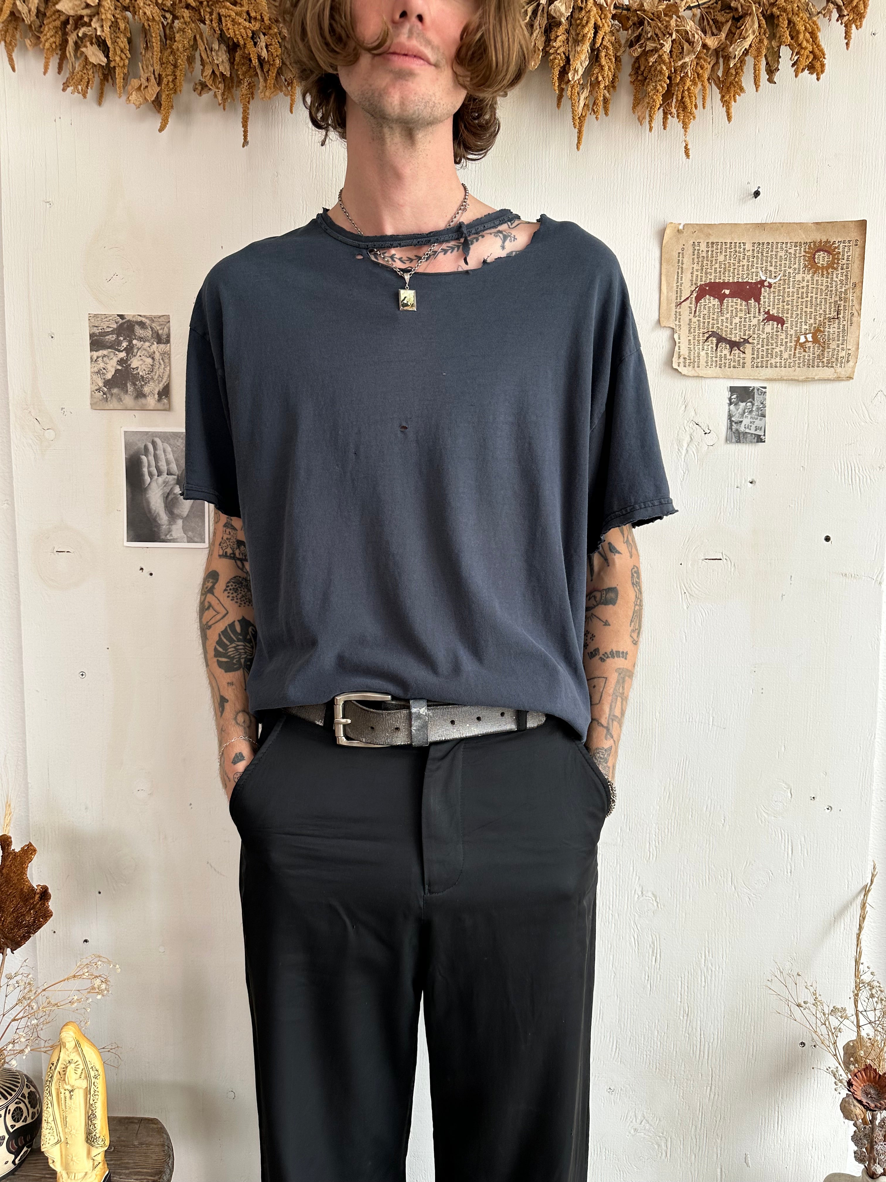 1990s/2000s Thrashed Hanes T-Shirt (XL)