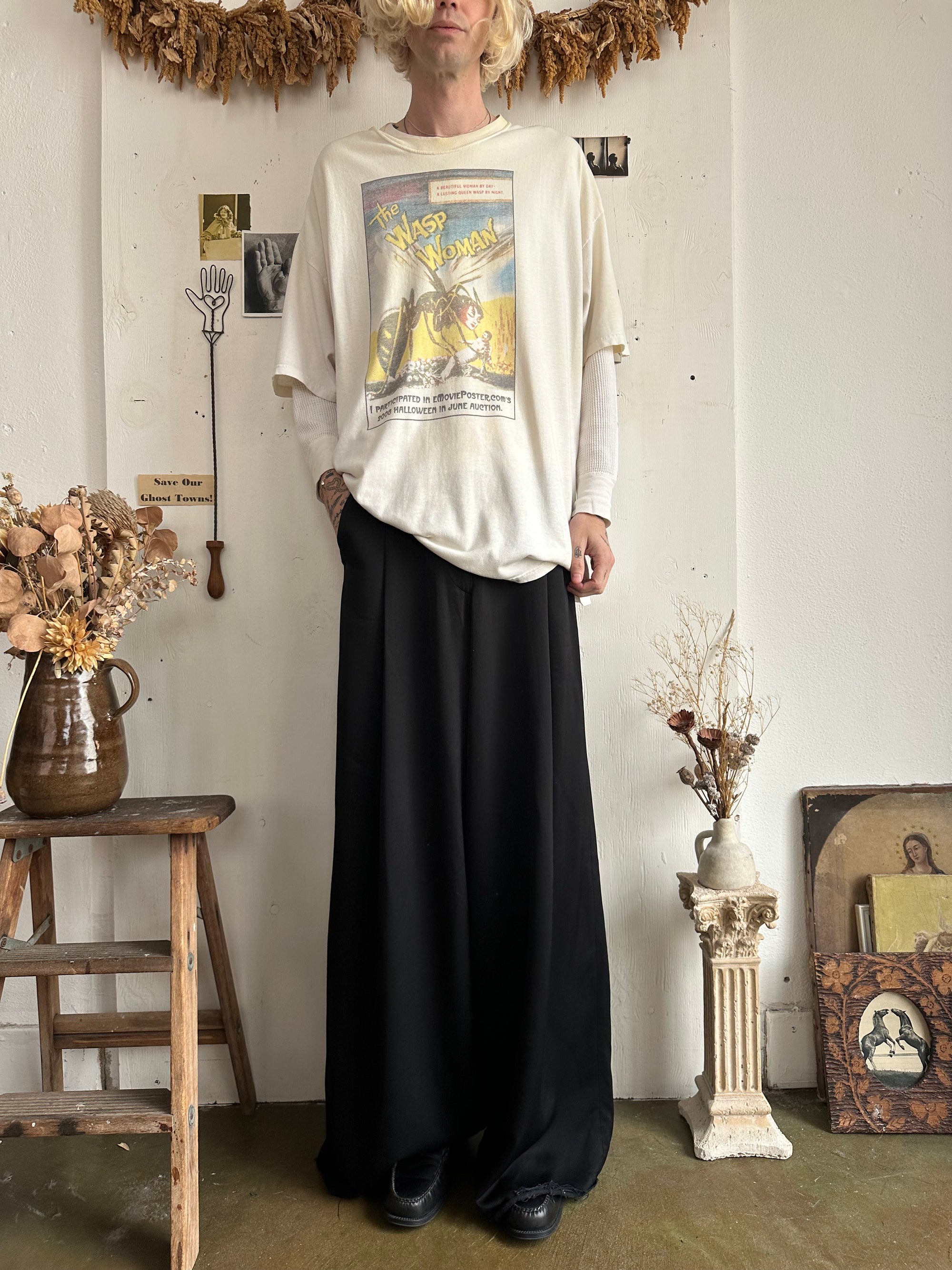 2000s The Wasp Woman Oversized T-Shirt