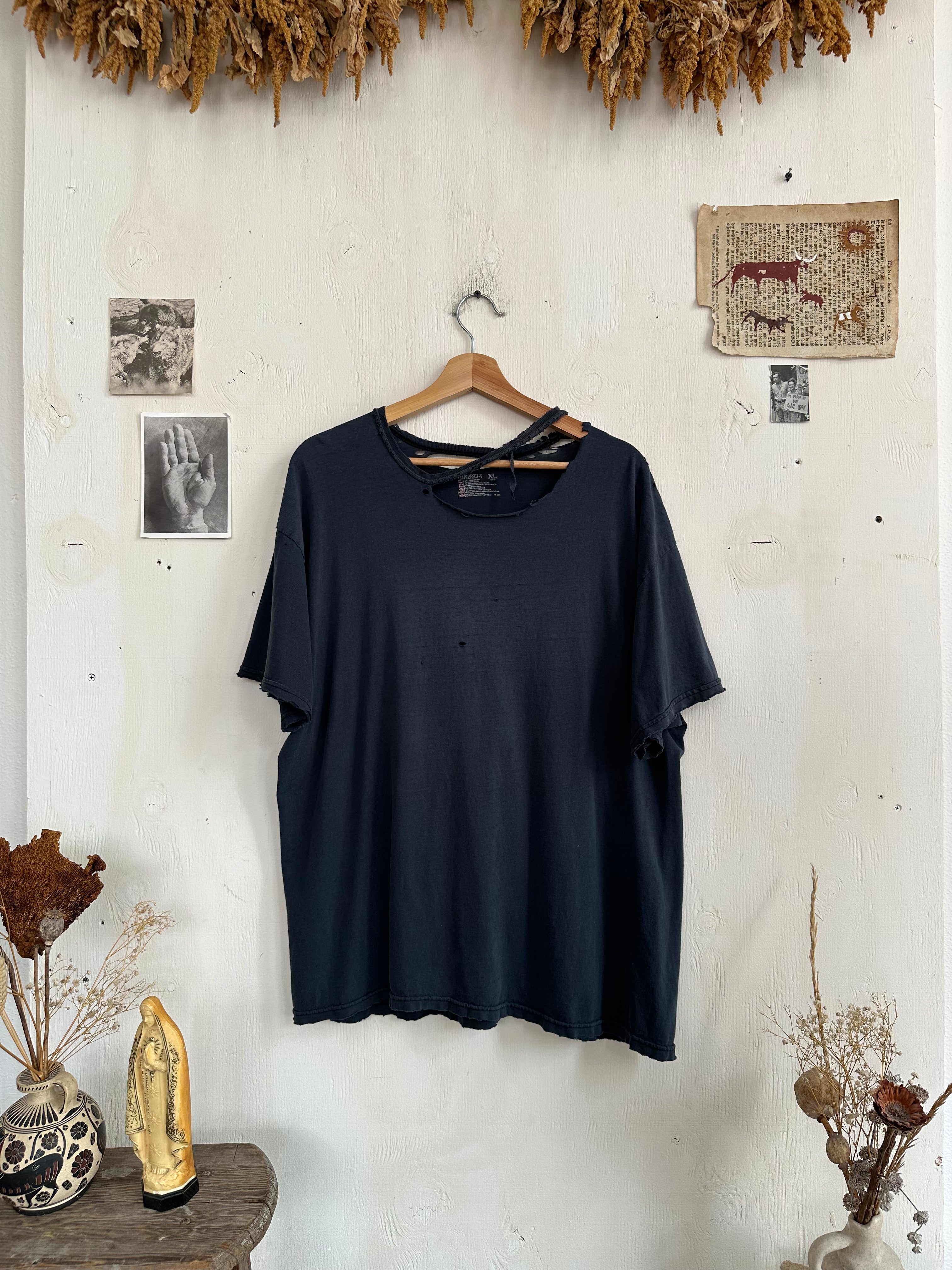 1990s/2000s Thrashed Hanes T-Shirt (XL)