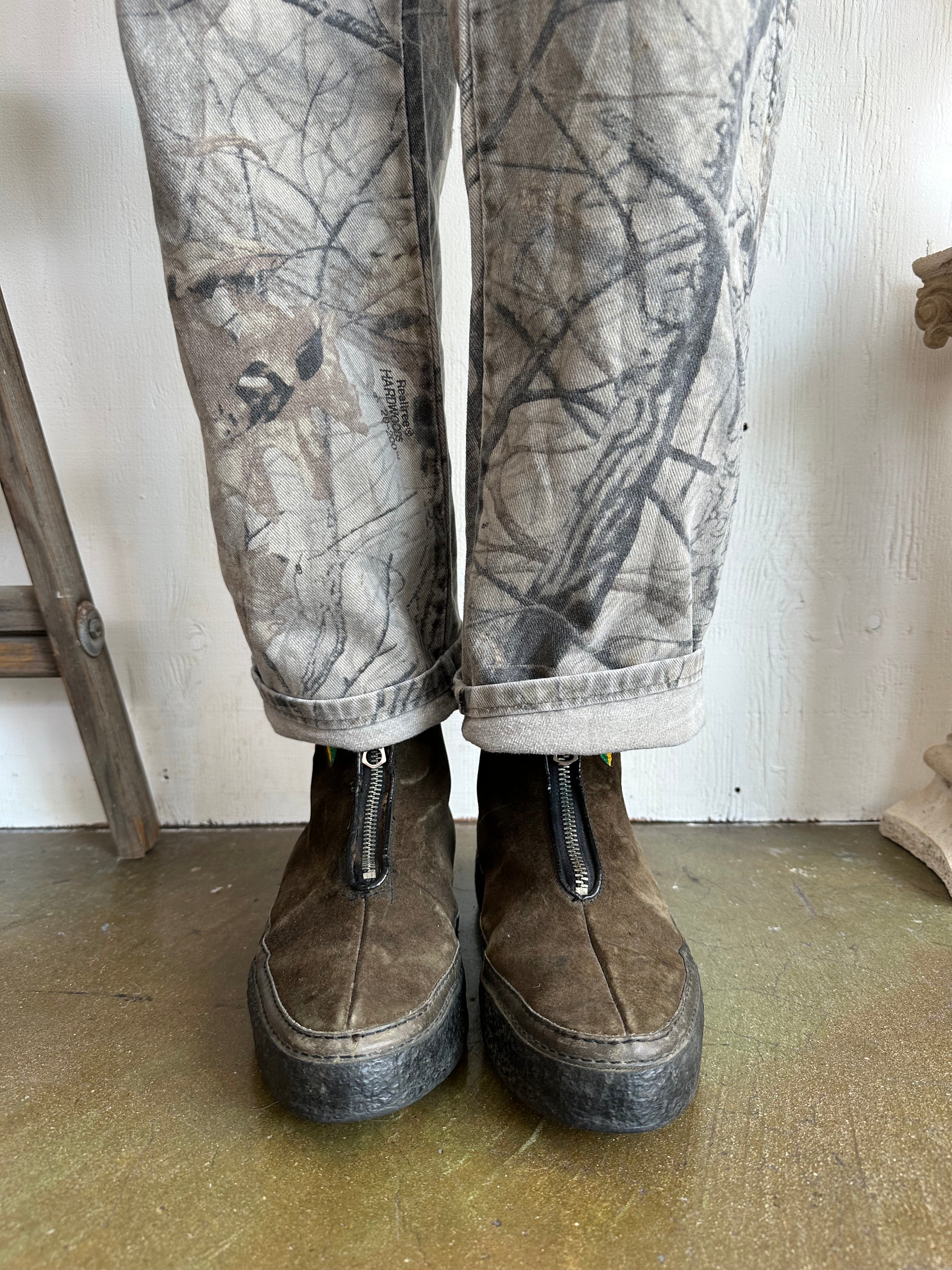 Women’s Front Zip Euro Suede Boots (W7.5)