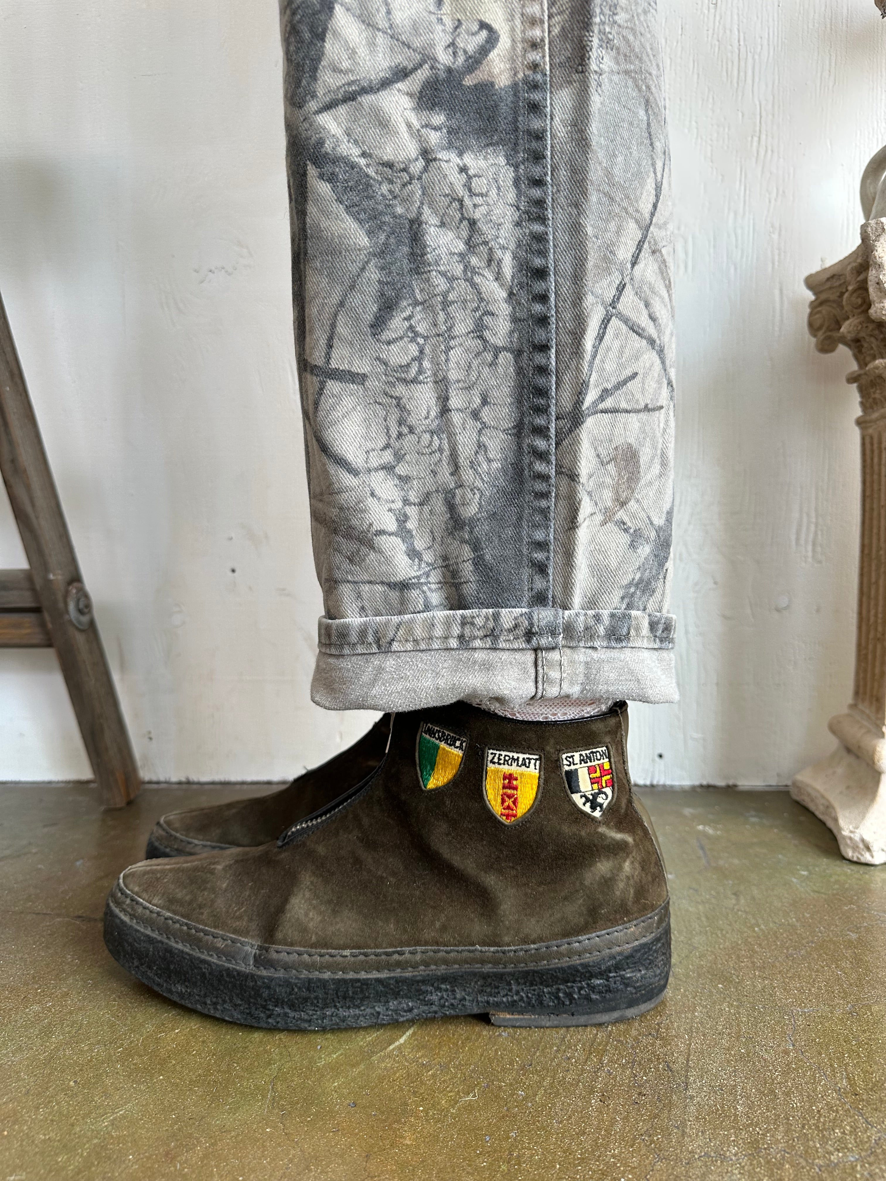 Women’s Front Zip Euro Suede Boots (W7.5)