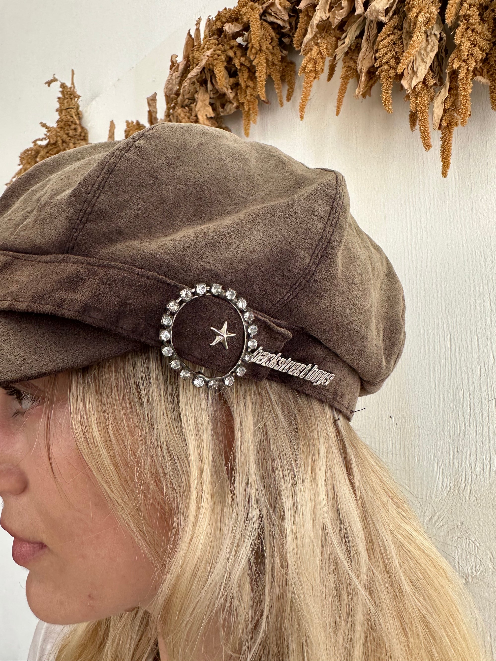 2000s Sun Faded Newsboy Cap W/ Backstreet Boys Pin (7.25)