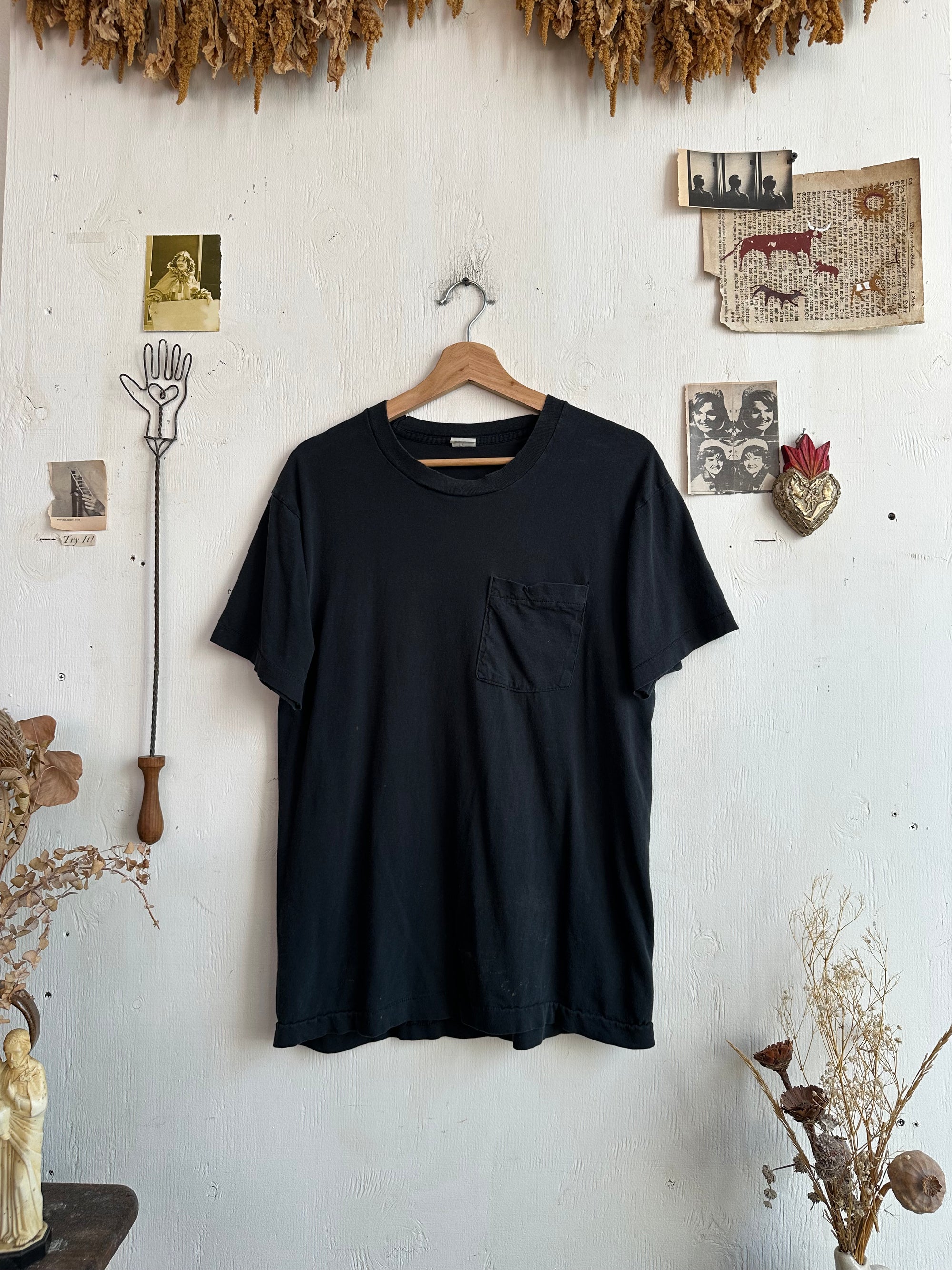 1980s Well Worn Fruit of the Loom Pocket Tee