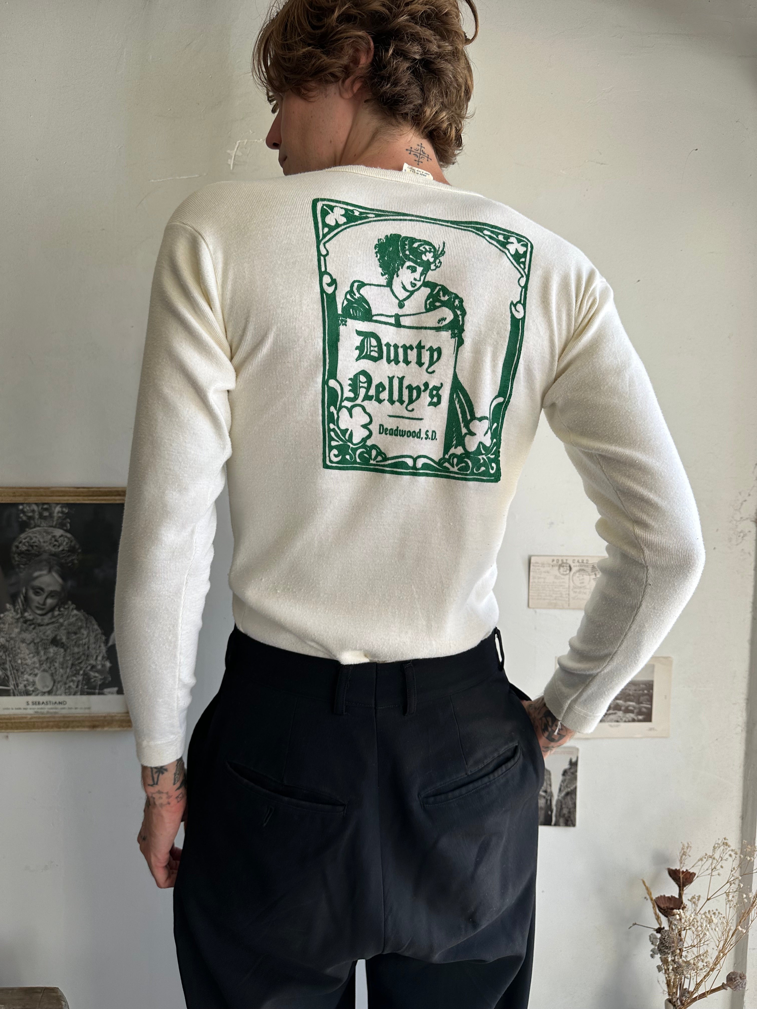 1988 Dirty Nelly’s Henley Long Sleeve (S/M)