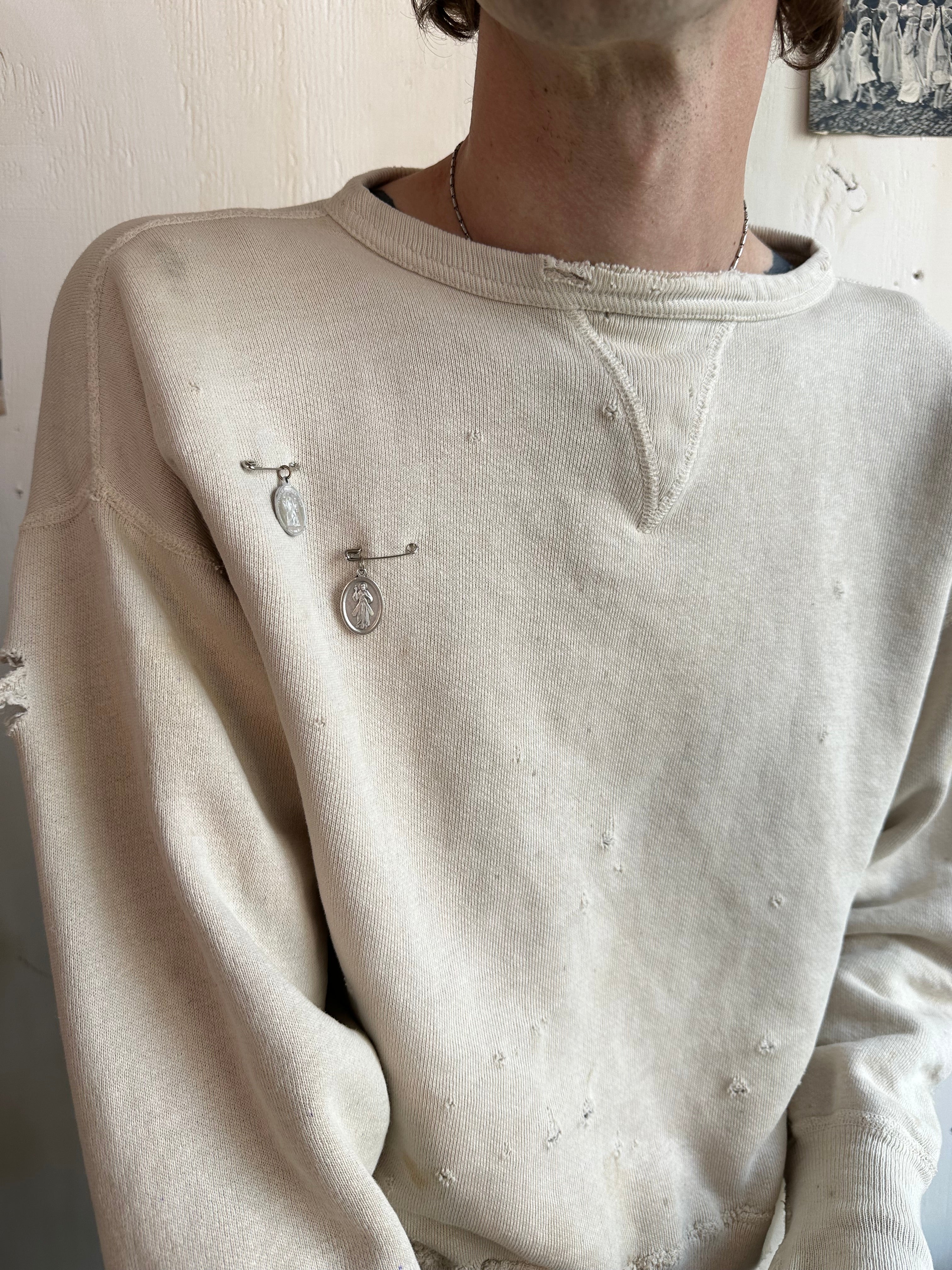 1950s Thrashed Single V Sweatshirt w/ Religious Pendents (Boxy M)