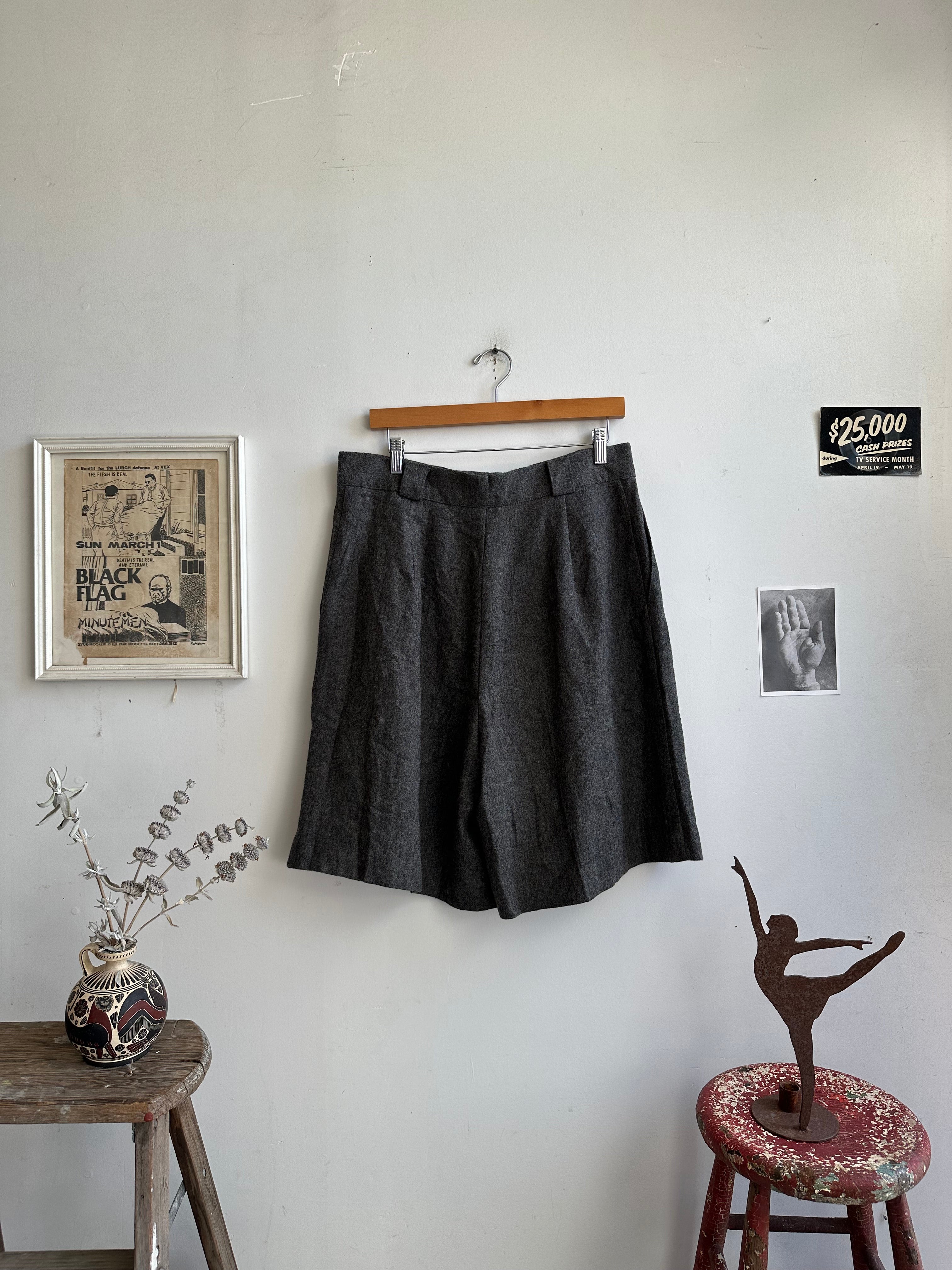 1980s Gray Wool Baggy Shorts (33)