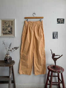 1980s Peach Baggy Pleated Trousers (26/29)