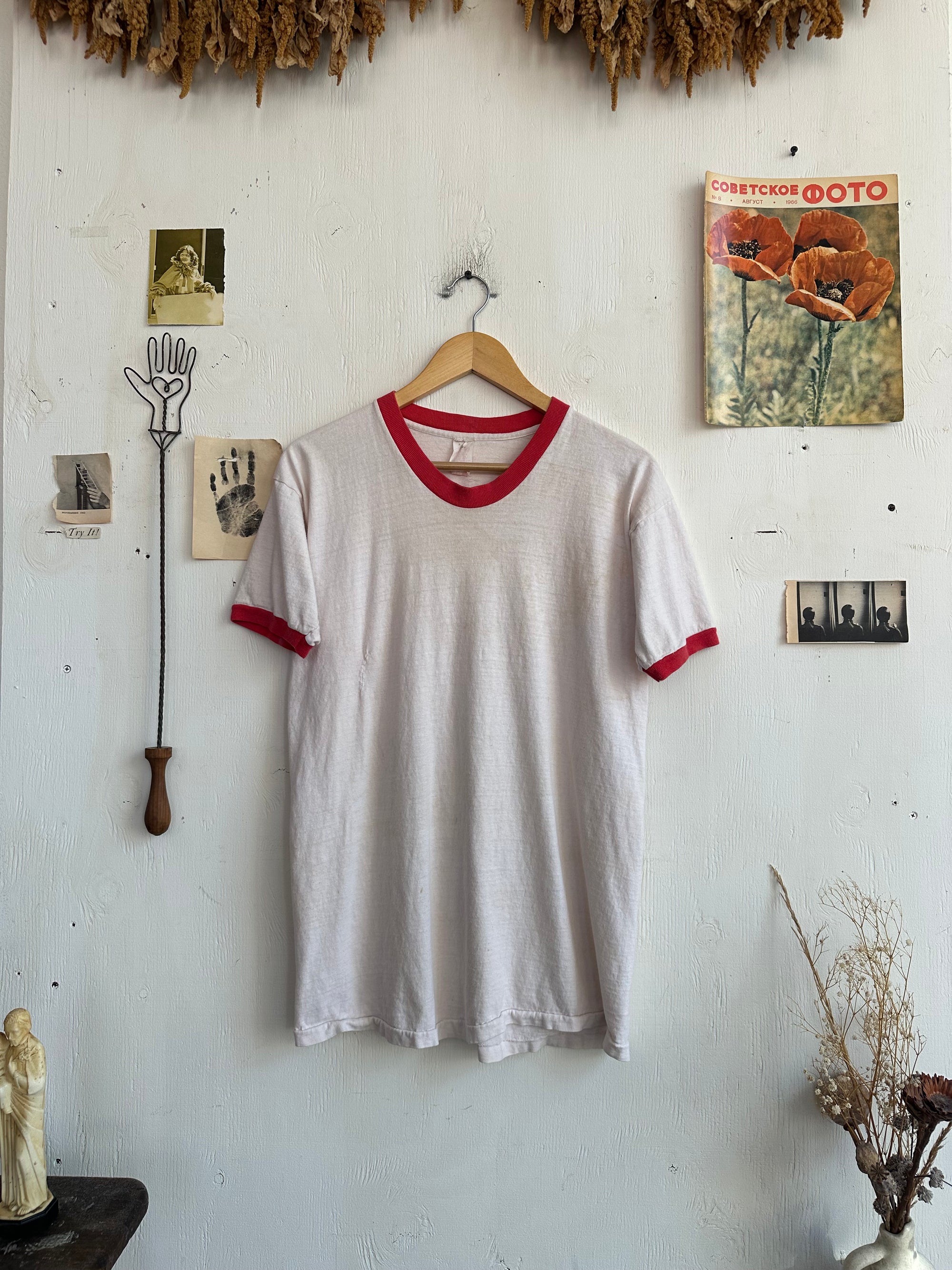 1970s White Ringer