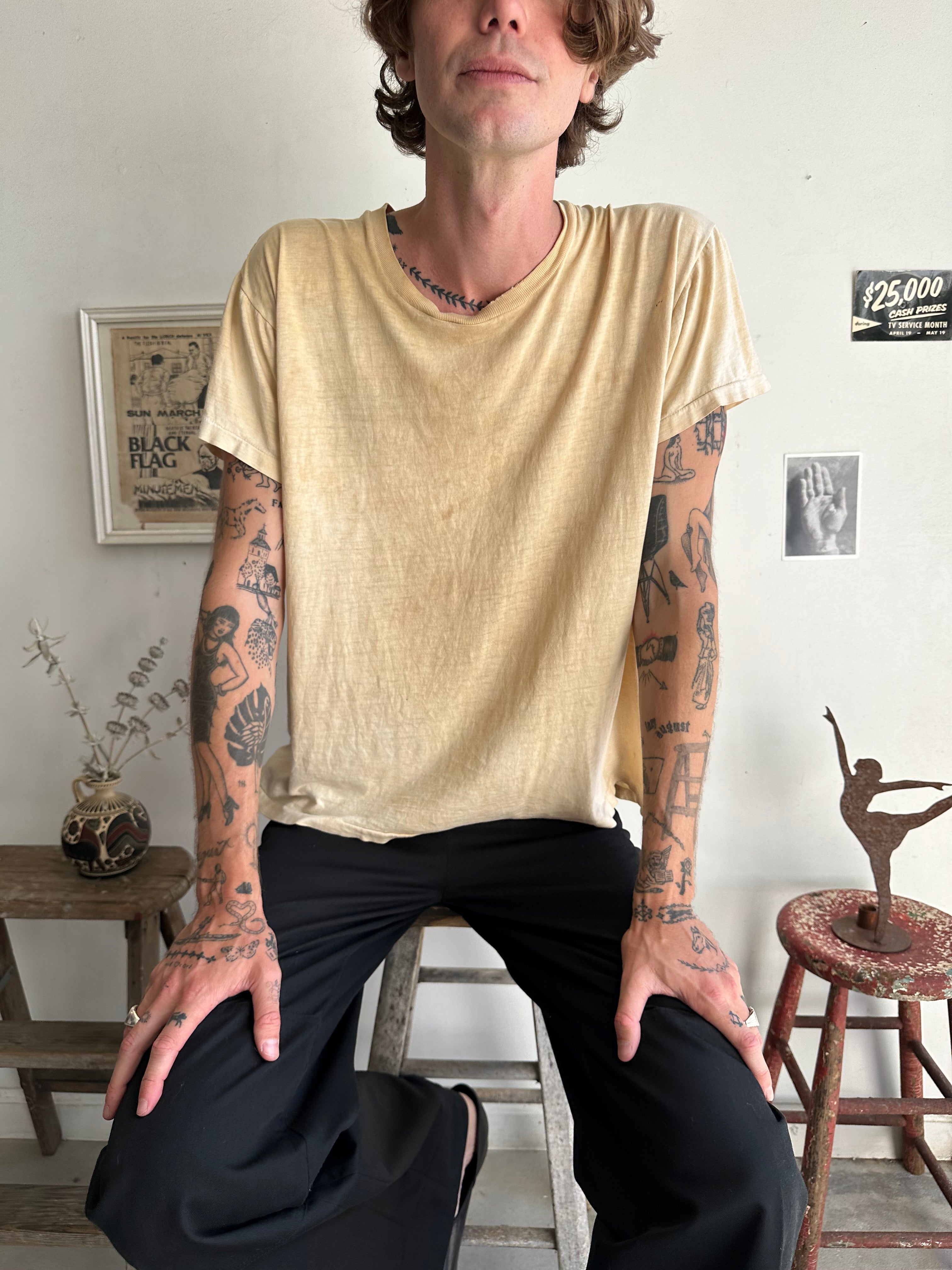 1980s Well-Worn Discolored Blank (Boxy M/L)
