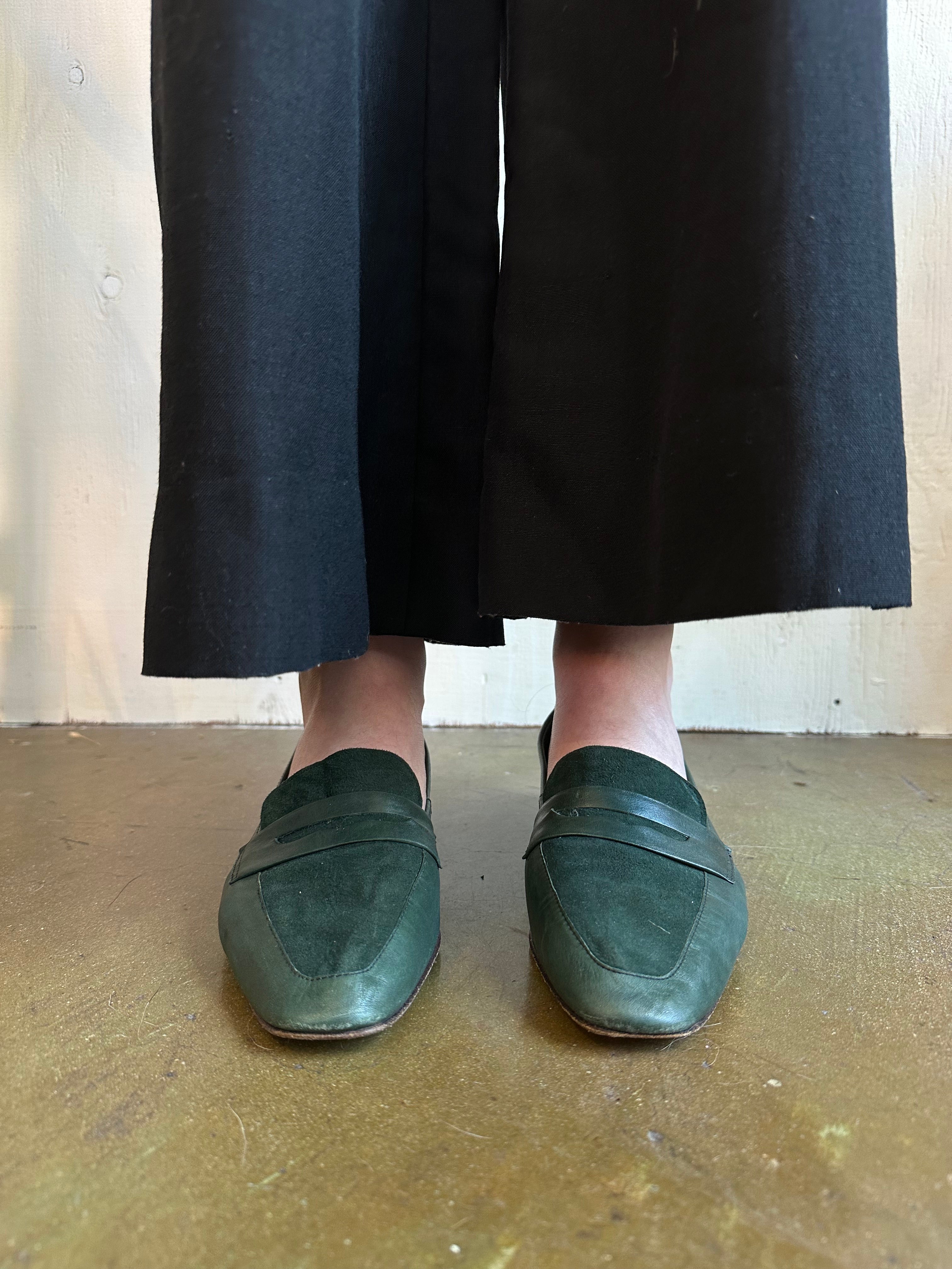 1990s Soft Leather Ever Green Loafer (Women’s 7 1/2”)