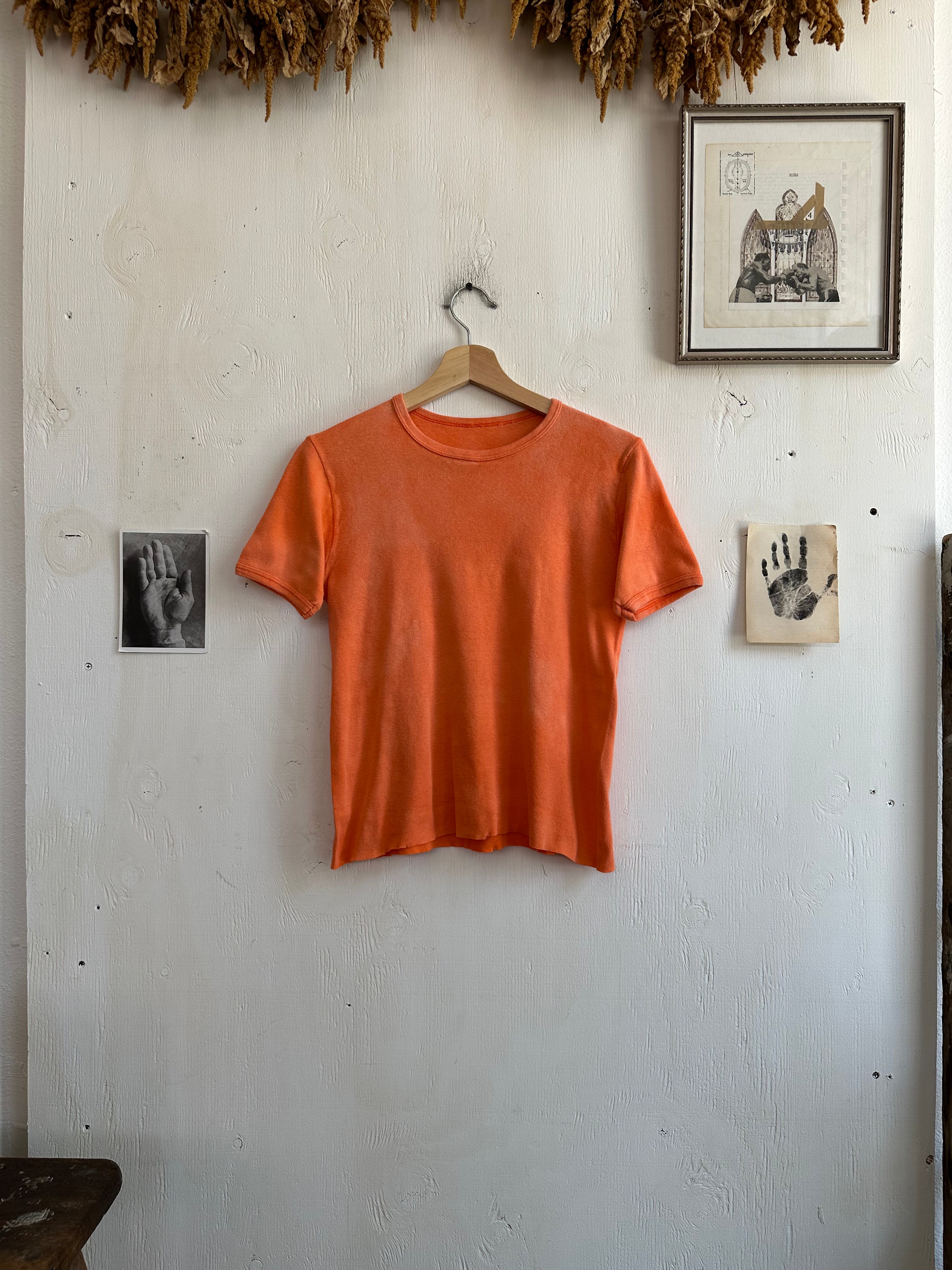 1970s Faded Orange Ribbed T-Shirt (S/M)