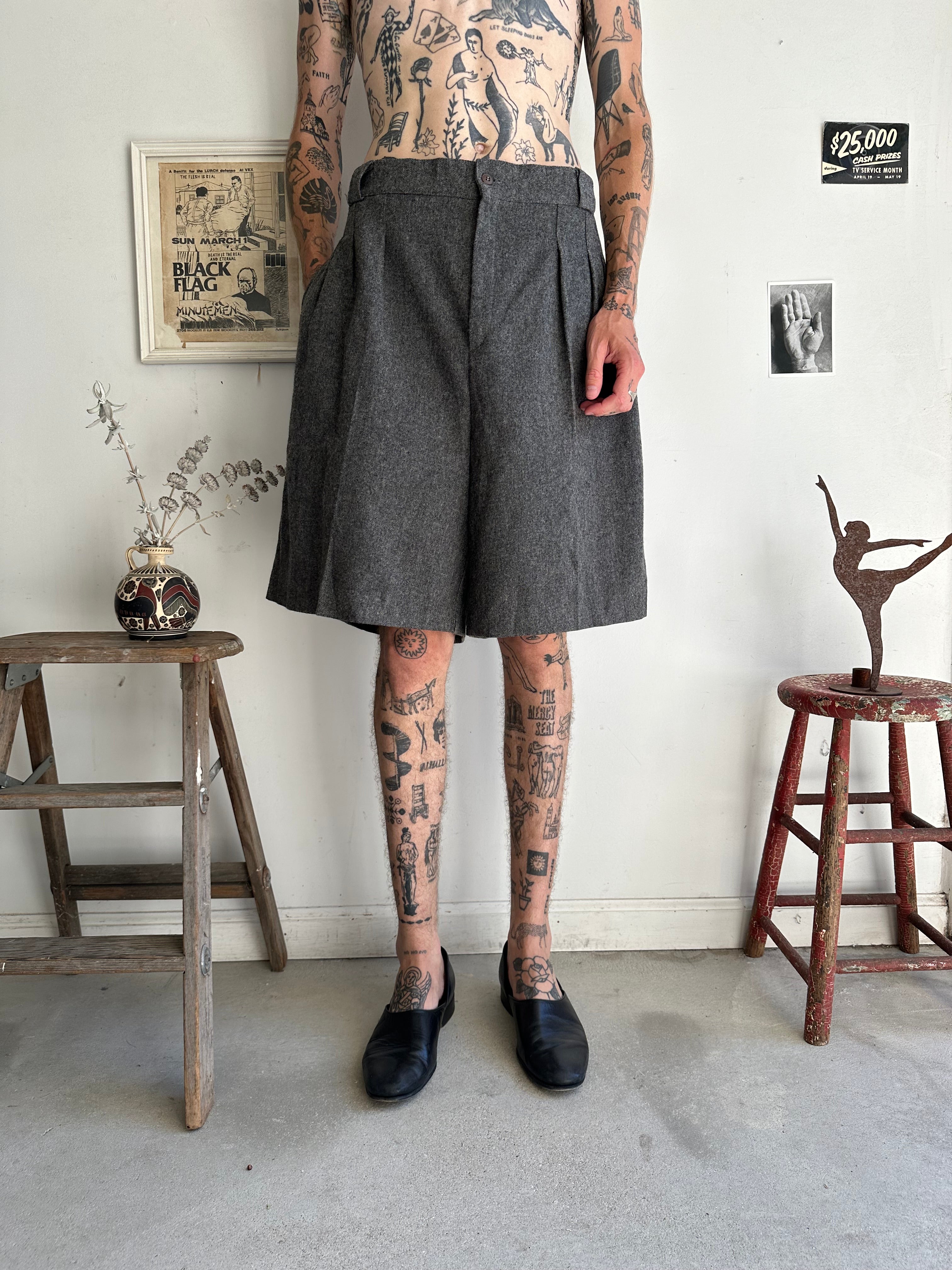 1980s Gray Wool Baggy Shorts (33)