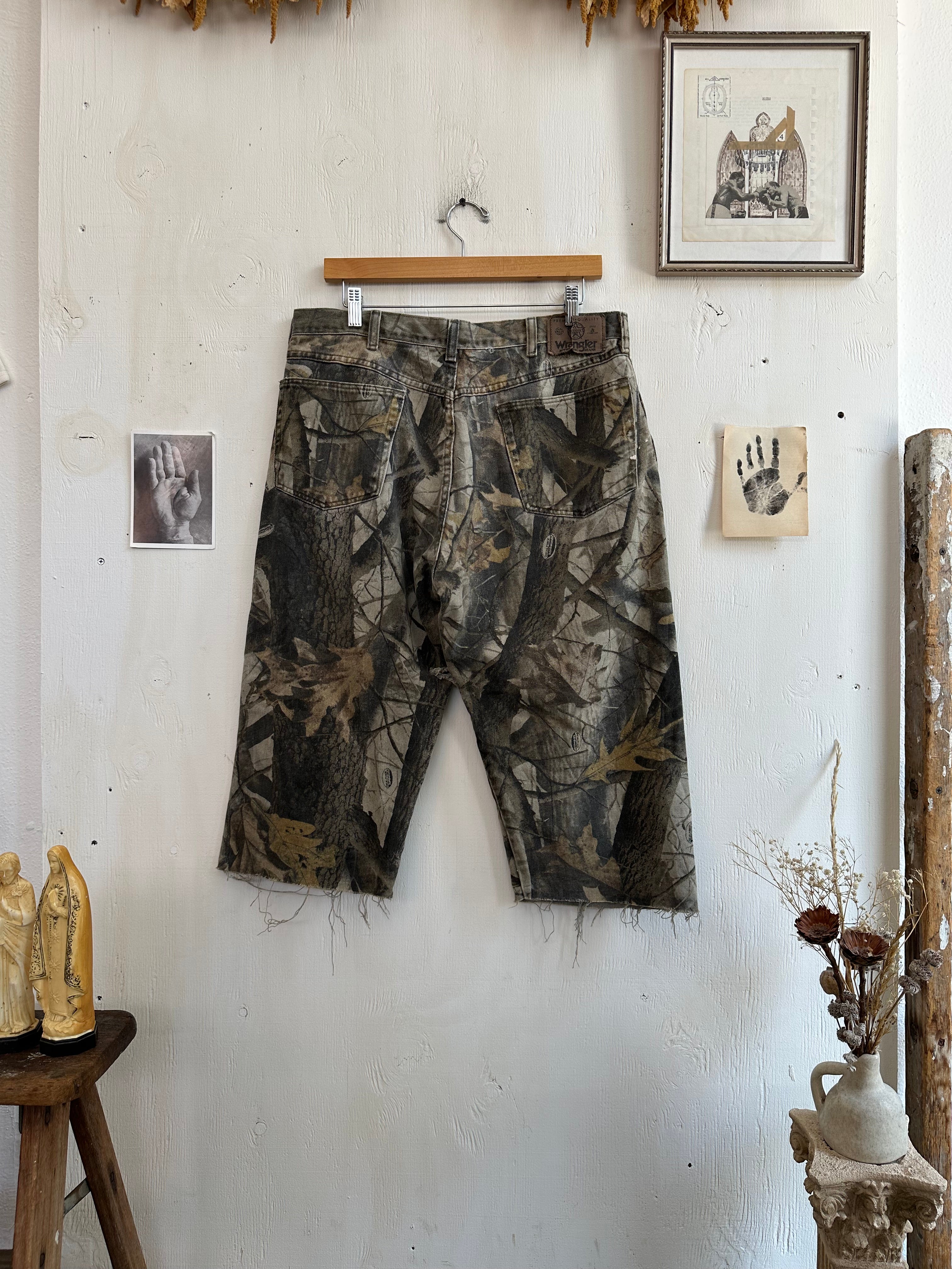 1990s Double Knee Realtree Wrangler Shorts (34/18)