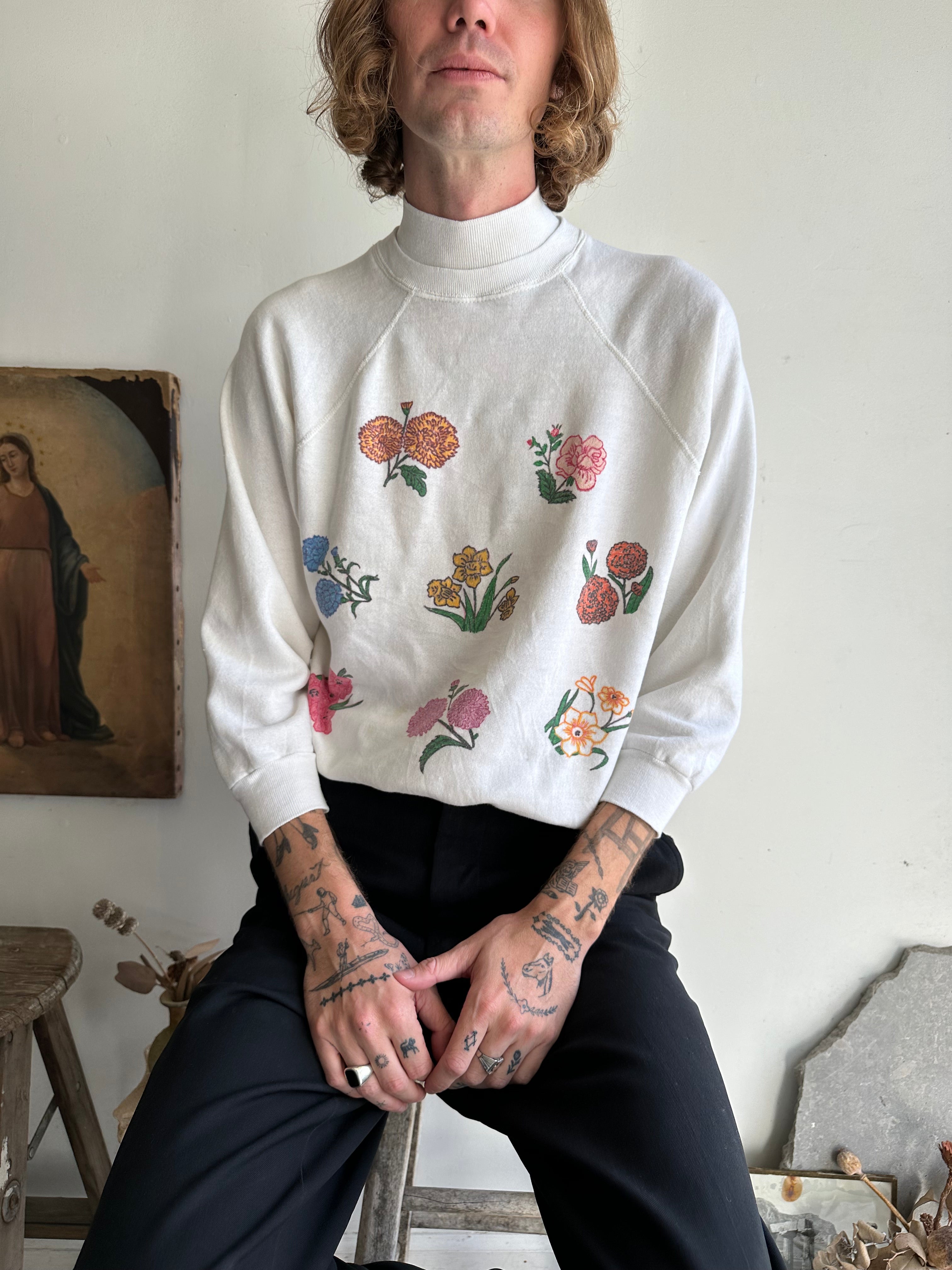 1980s Flowers Mock-Neck Sweatshirt (S/M)