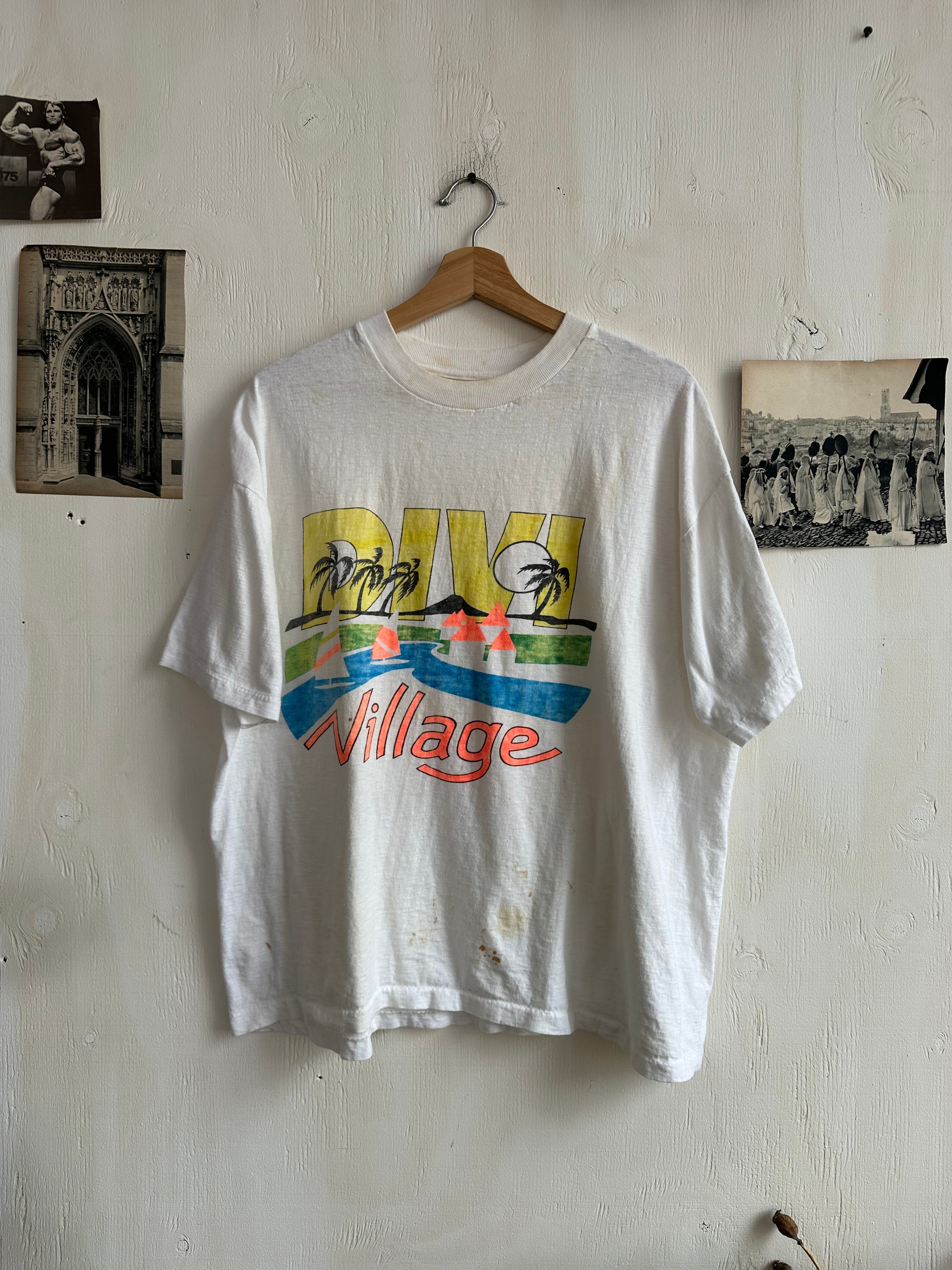 19890s Well-Worn Divi Village T-Shirt (Boxy L/XL)