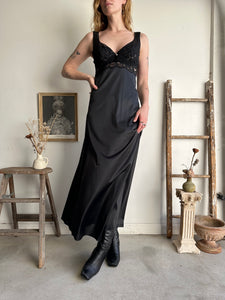 1980s Black Full Length Slip (M)