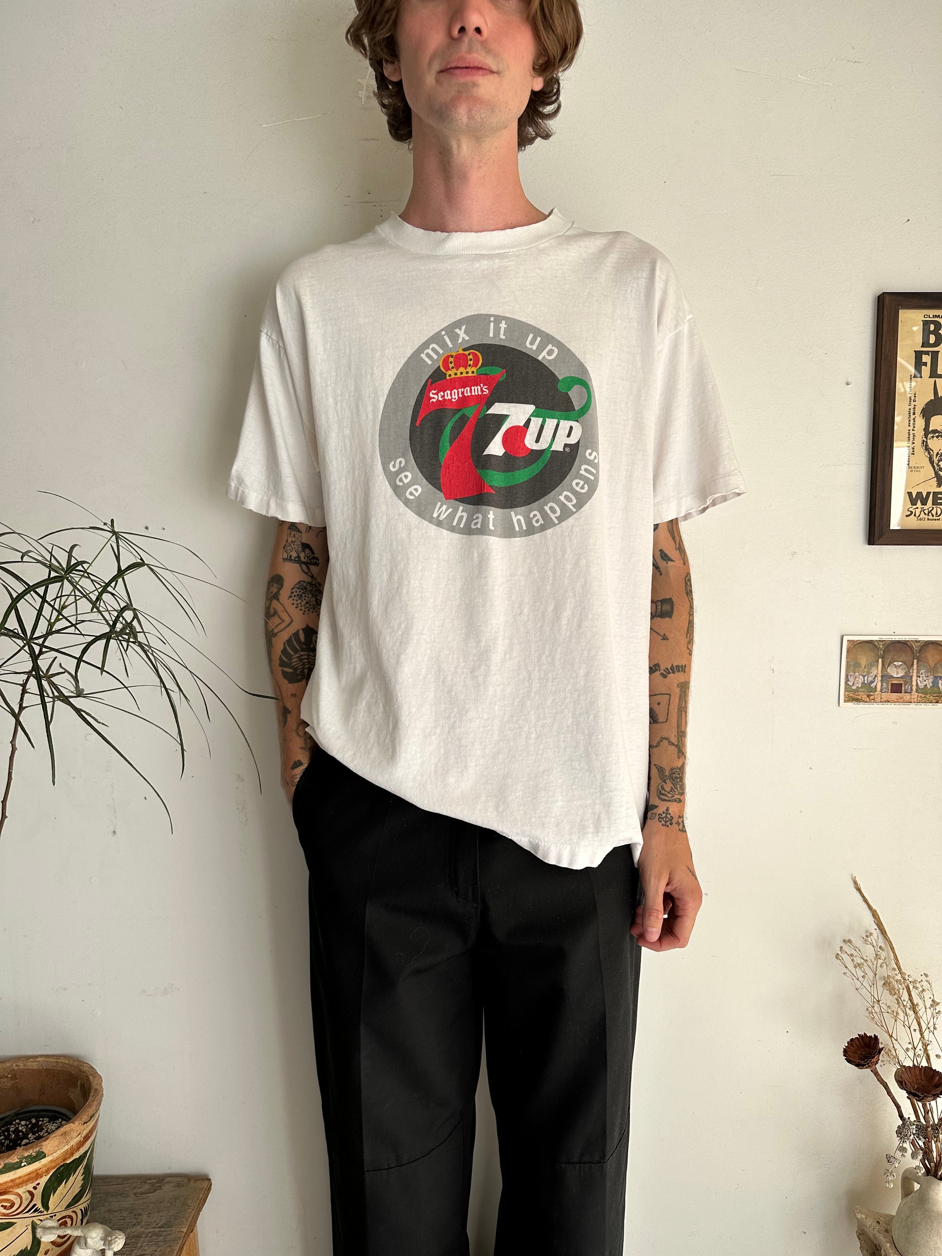 1990s Seagrams and 7up T-Shirt (XL)